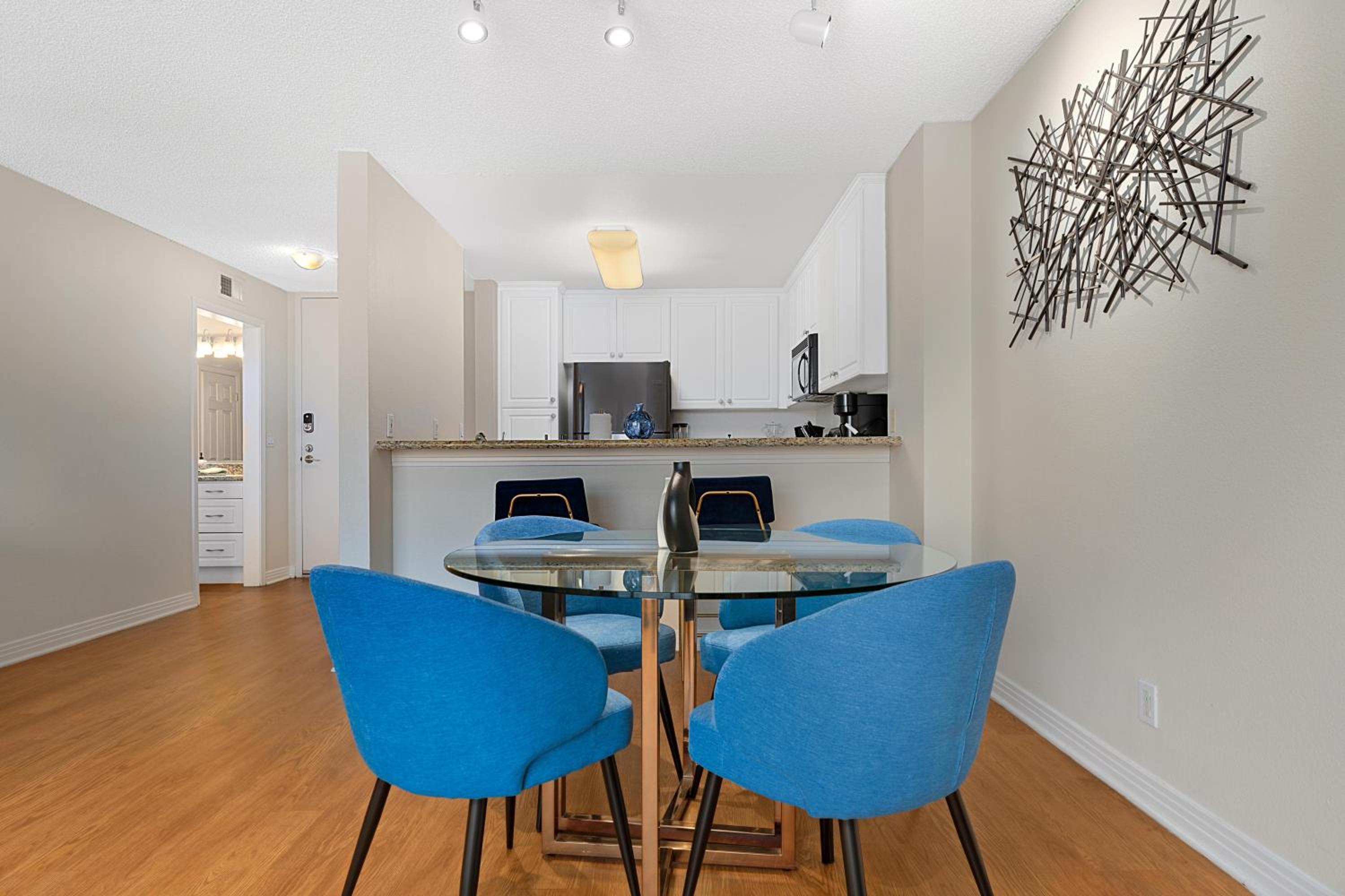Amber Tide - Bright 1BR Marina Gem Ocean View