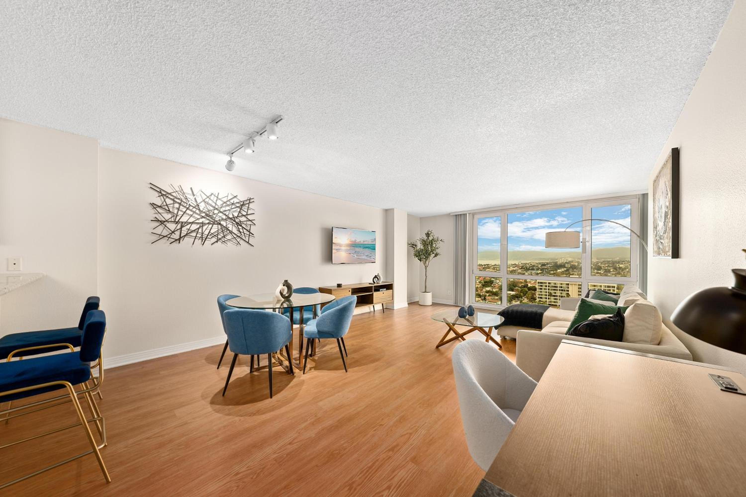 Amber Tide - Bright 1BR Marina Gem Ocean View