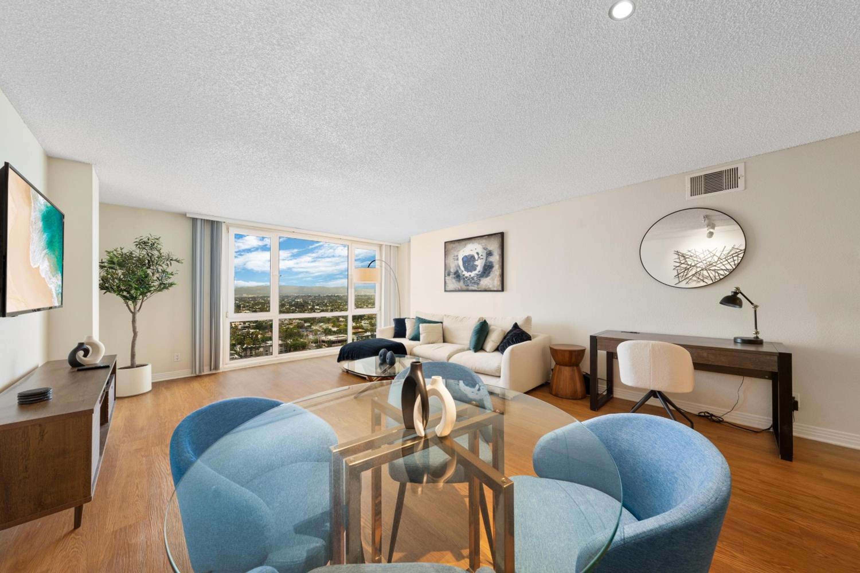 Amber Tide - Bright 1BR Marina Gem Ocean View
