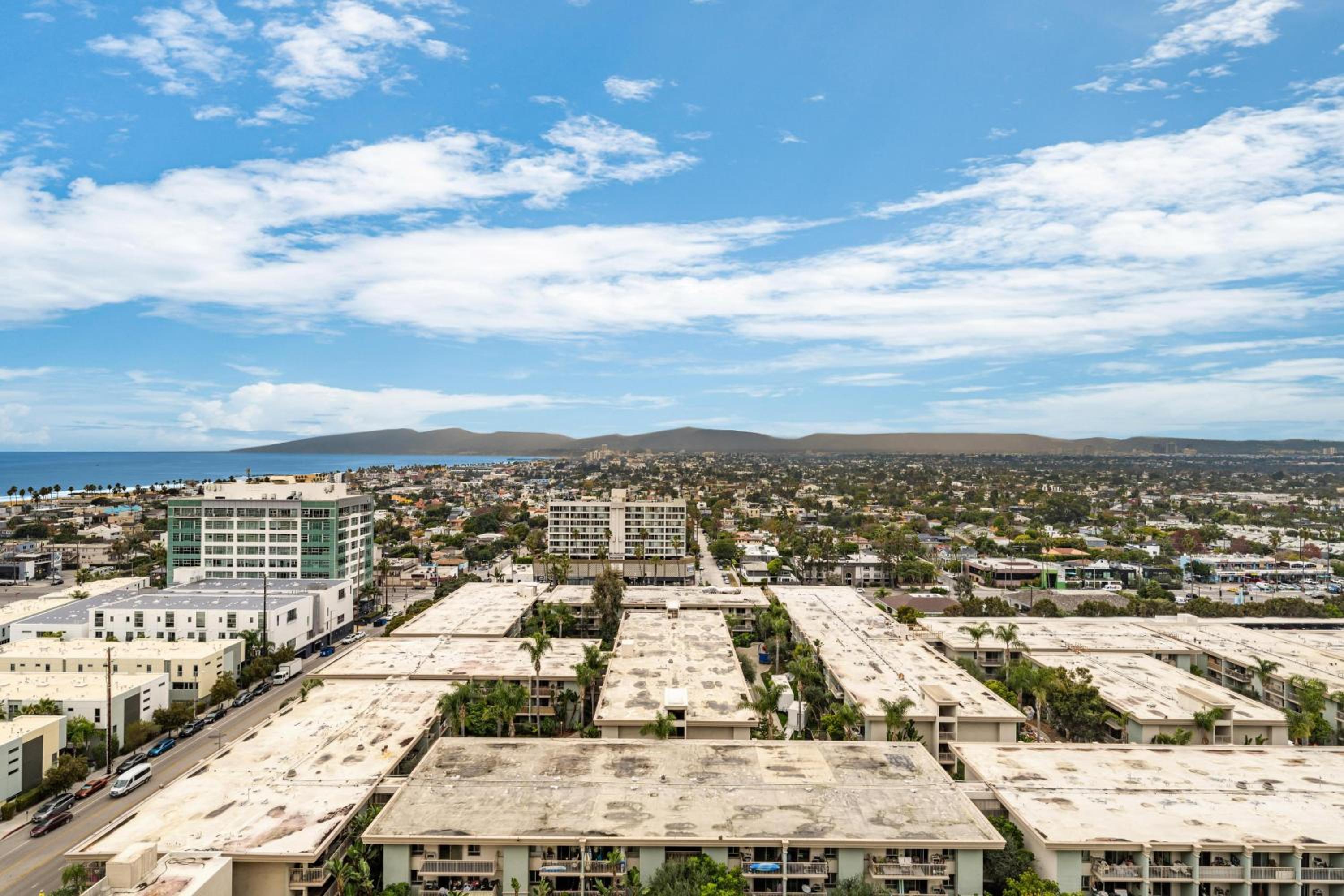 Amber Tide - Bright 1BR Marina Gem Ocean View