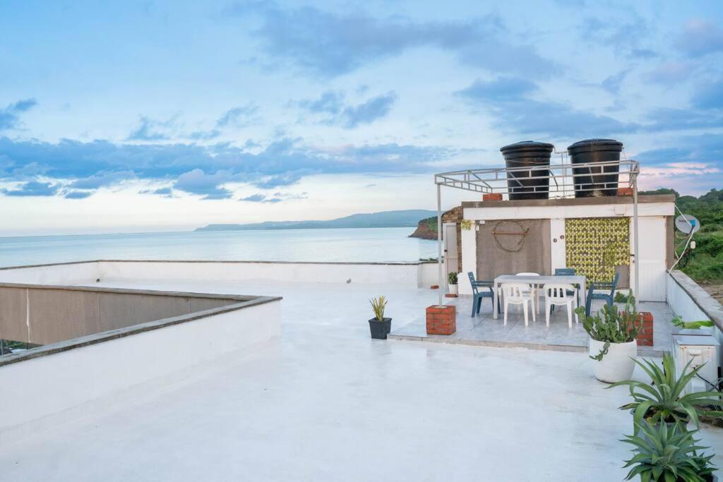 Amazing beach house with pool