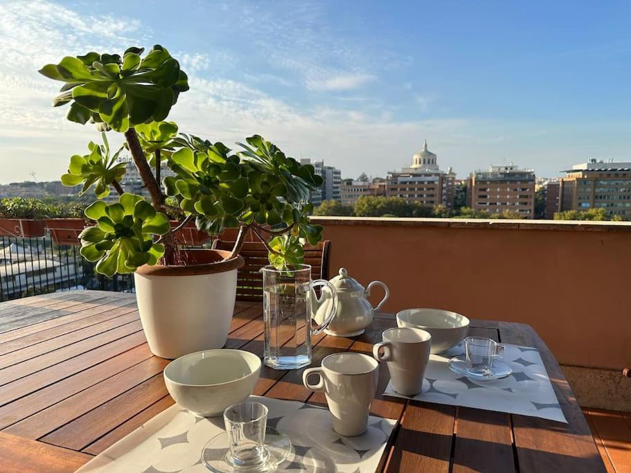 Eur-motagnola attico 2bedr apt 280 terrace view