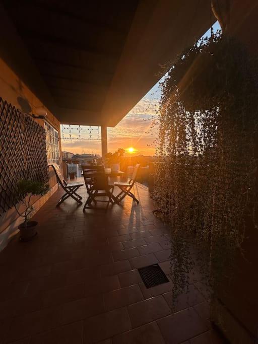 Eur-motagnola attico 2bedr apt 280 terrace view