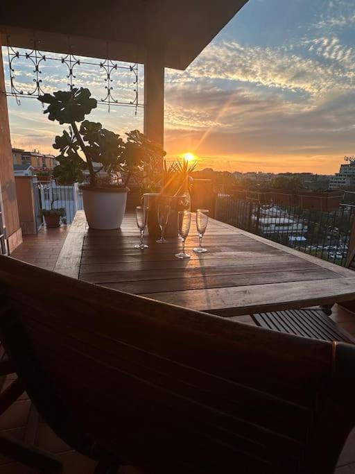 Eur-motagnola attico 2bedr apt 280 terrace view