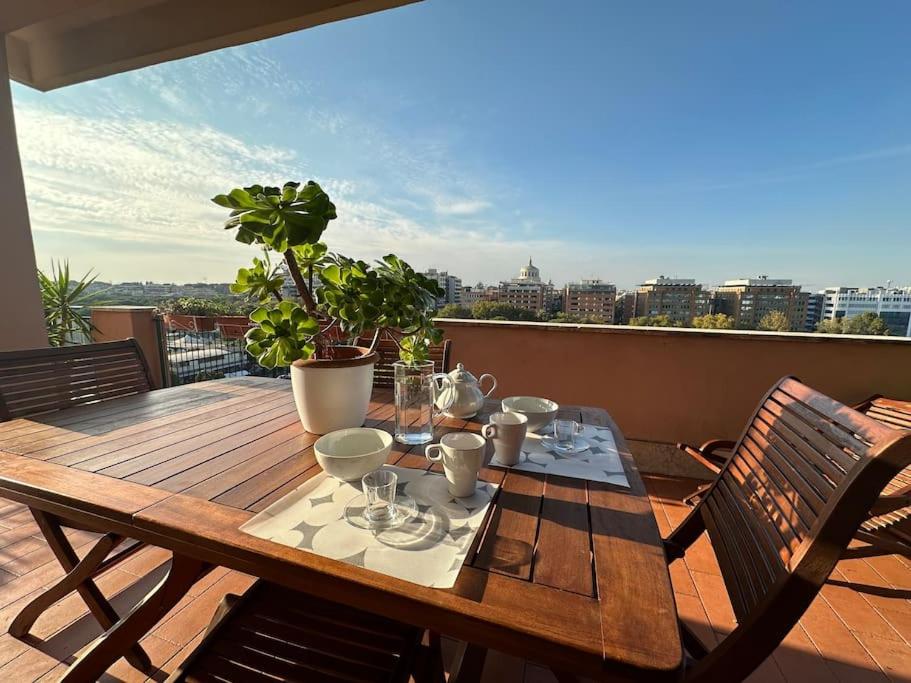 Eur-motagnola attico 2bedr apt 280 terrace view