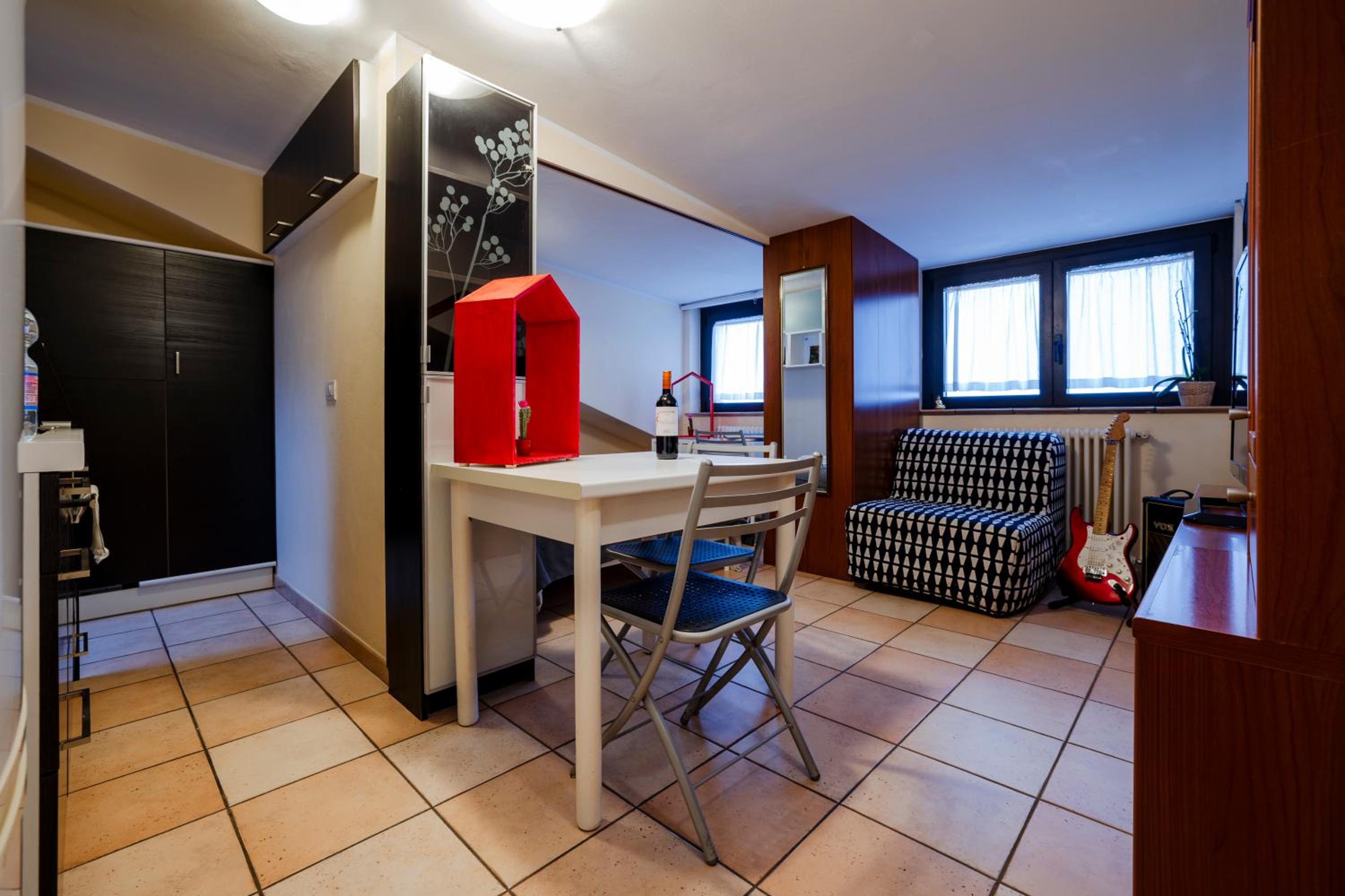 Above The Sky - Flying Apartment