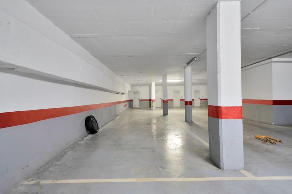 Apartamento con terraza y piscina en Puerto Marina - MISTRAL view 2