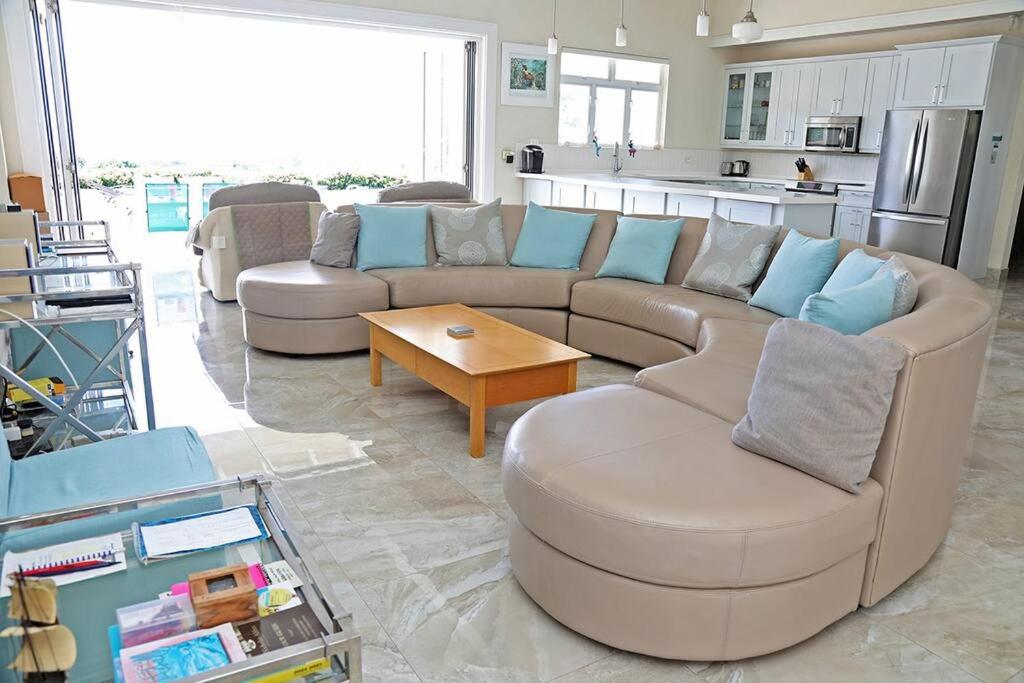 Ocean View Villa with pool