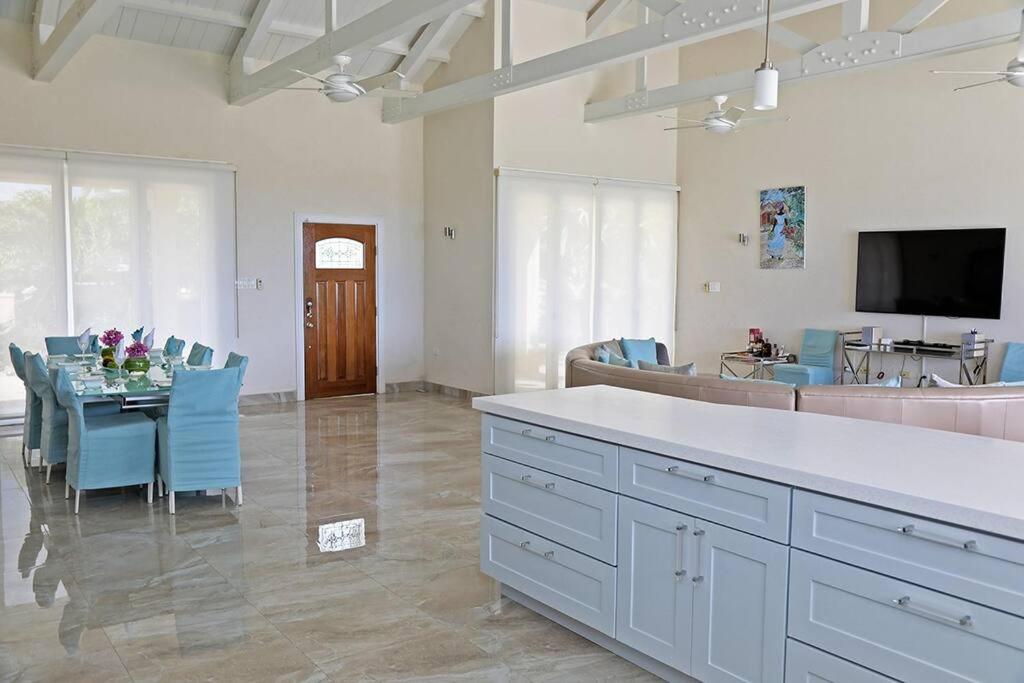 Ocean View Villa with pool
