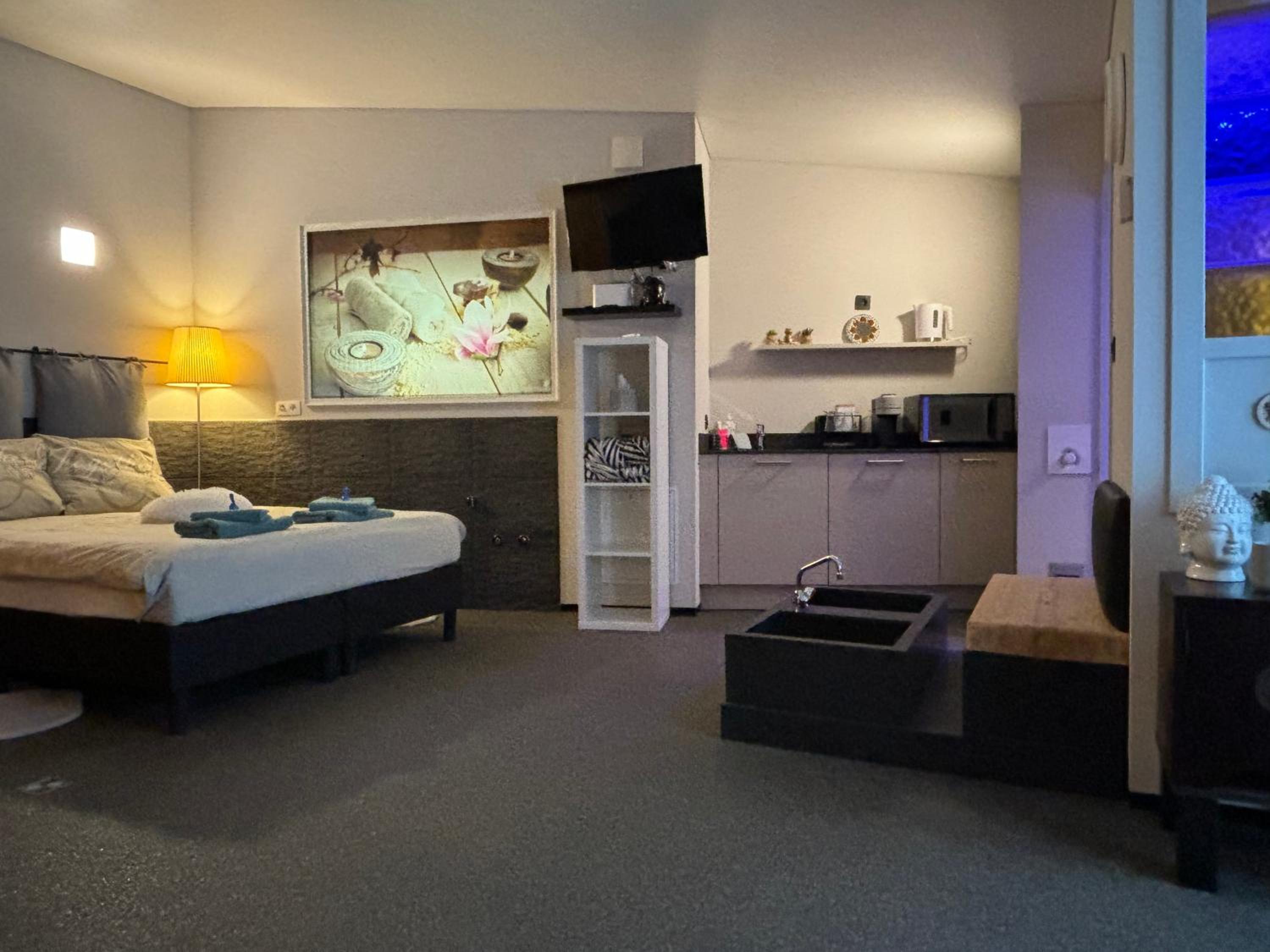 Relax Trois Bornes - De Grenspost