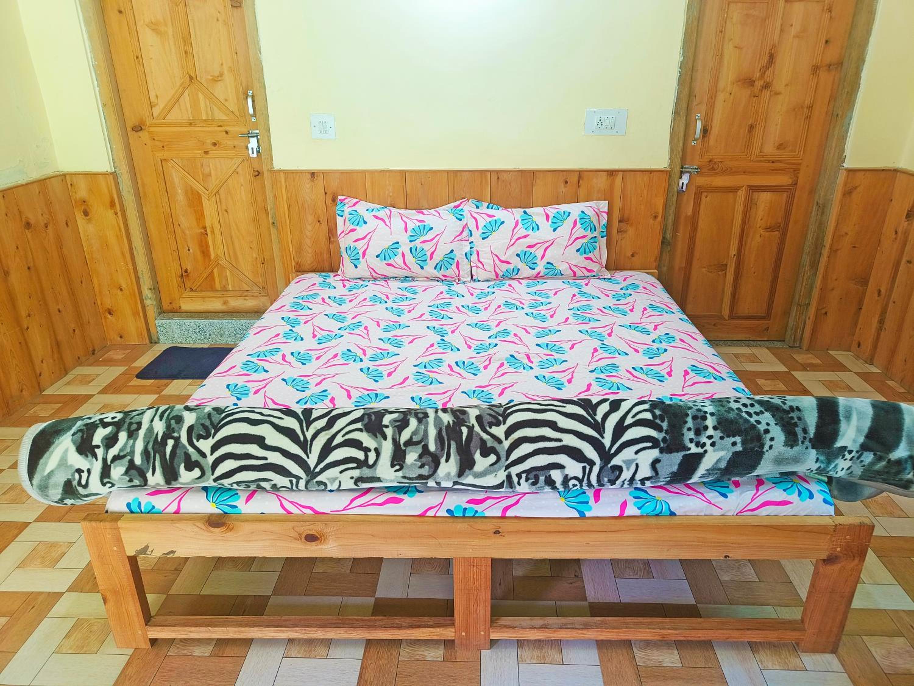 WoodRose Ecostay - Tirthan Valley