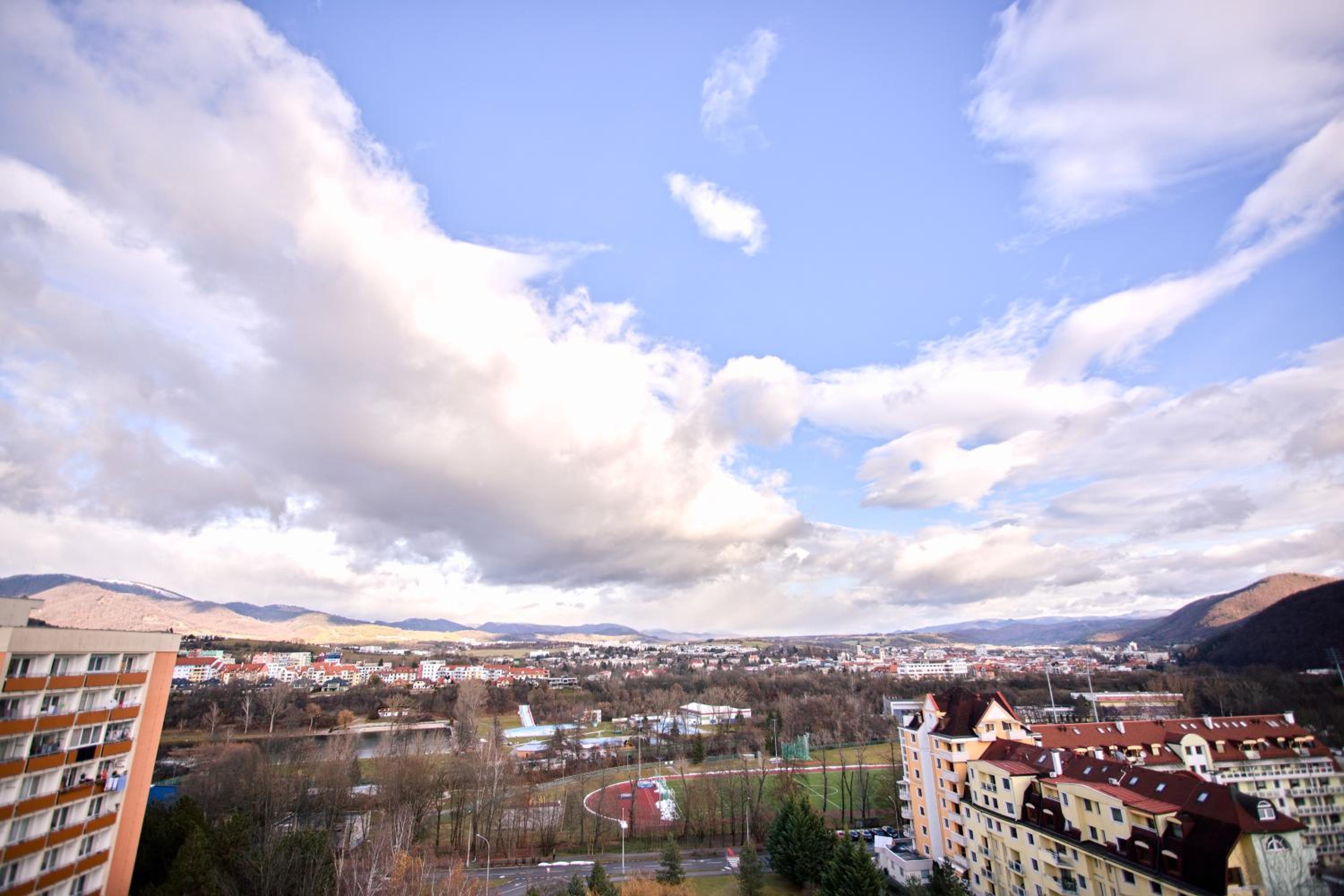 Mestsky Vyhlad-City View & 24h self check-in & Free Parking view 4