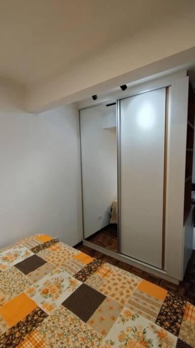 Quitinete reformada no Centro!