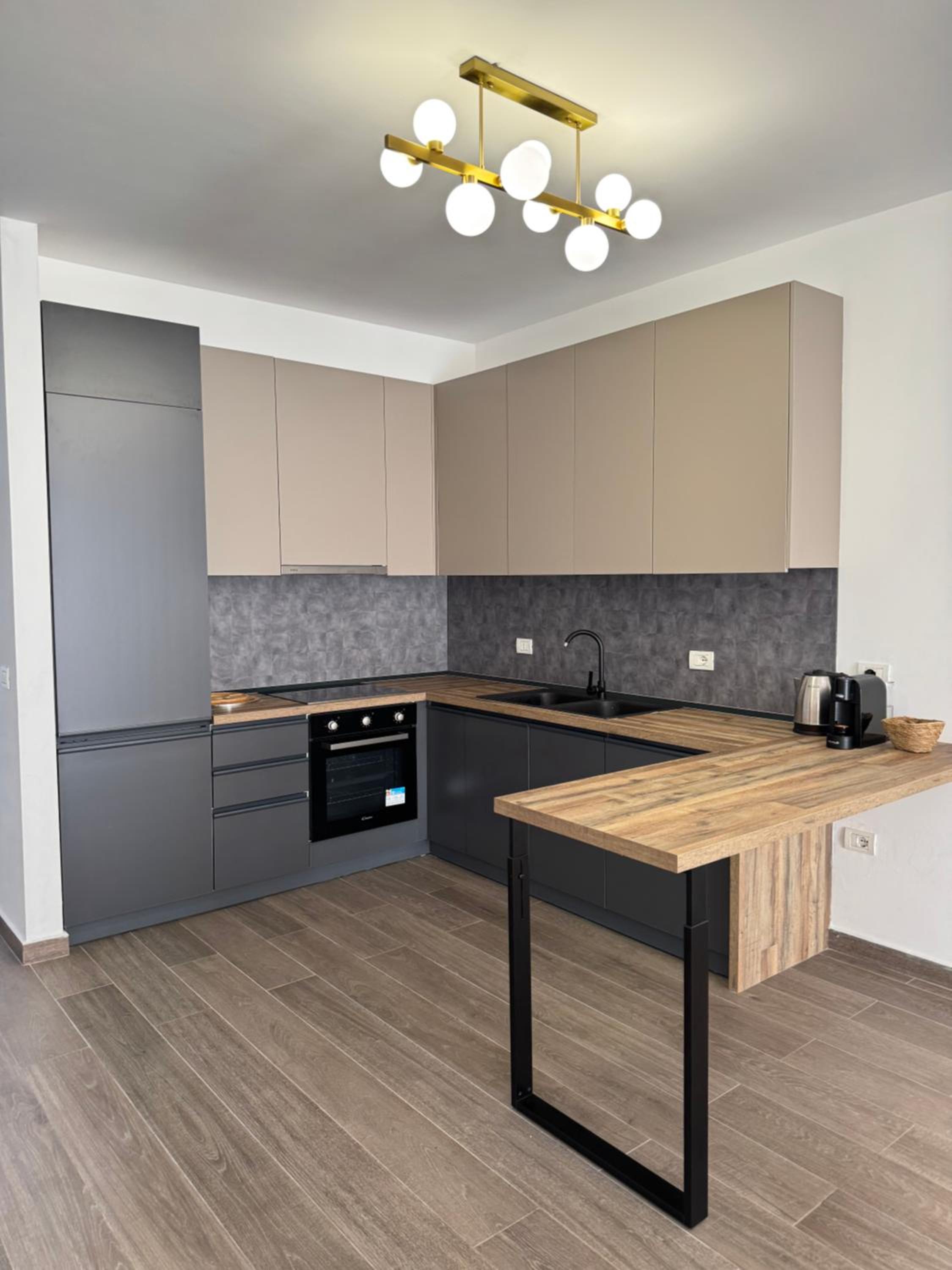 Free Parking Skanderbeg Square - Spacious Central Apartment