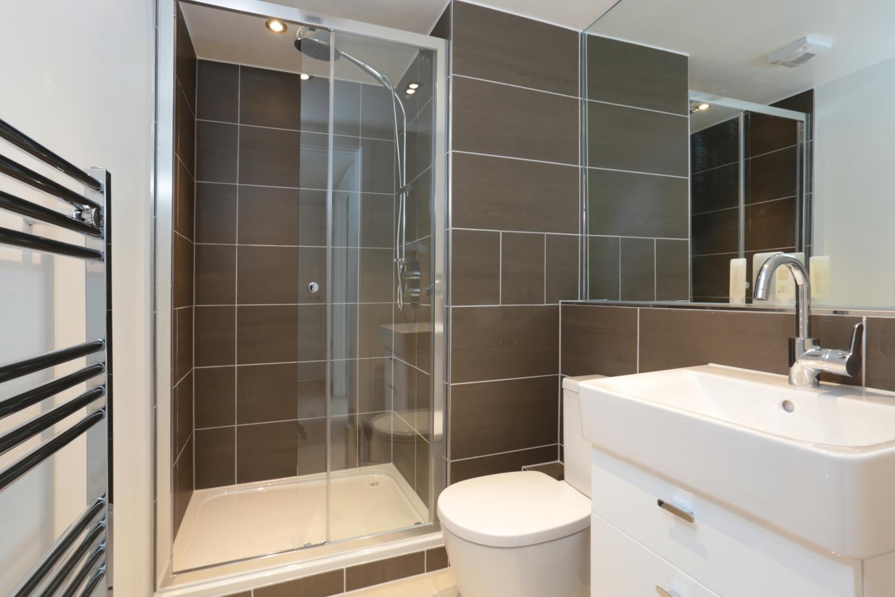 Barbican Serviced Apartments by LovelyStay