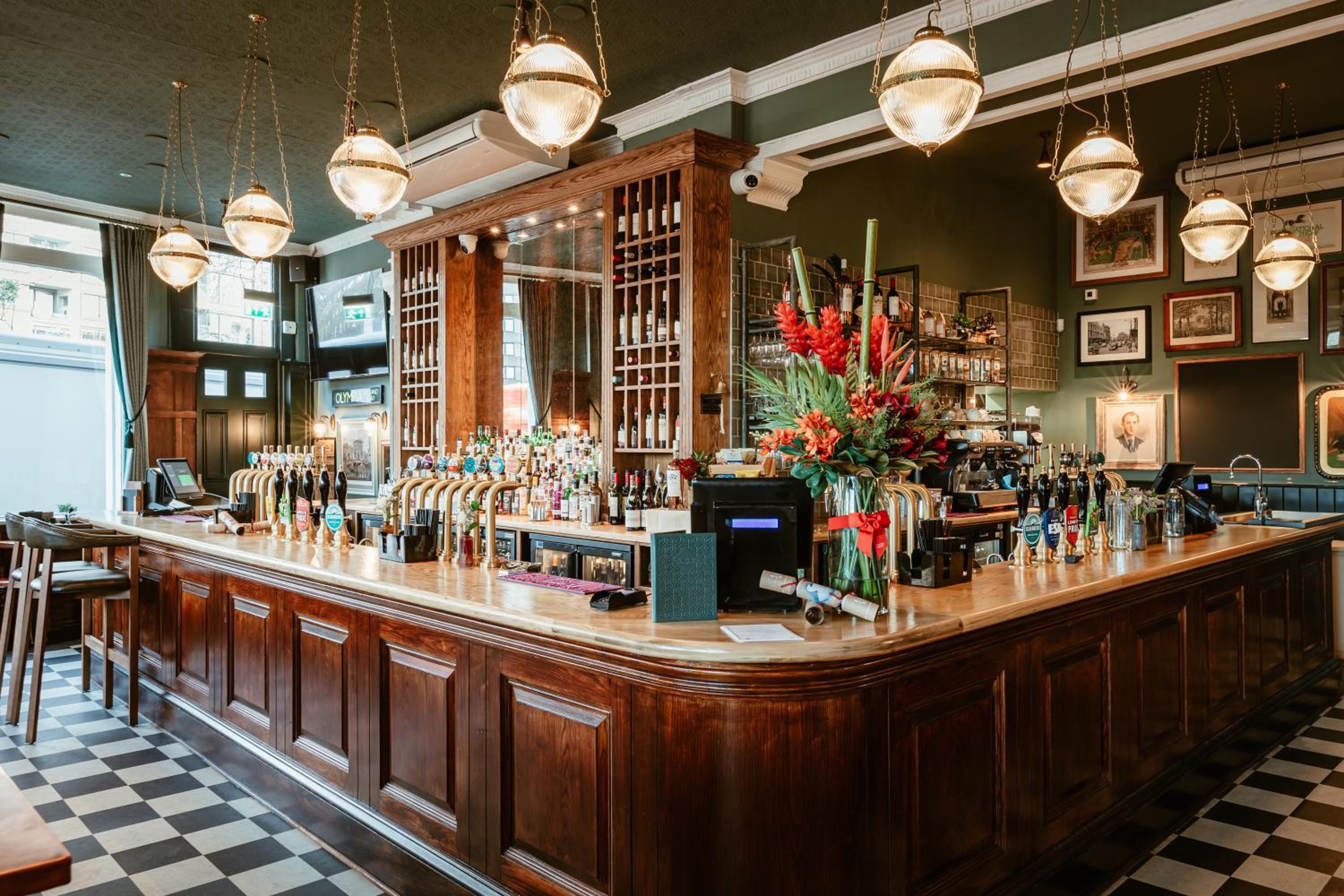 bar