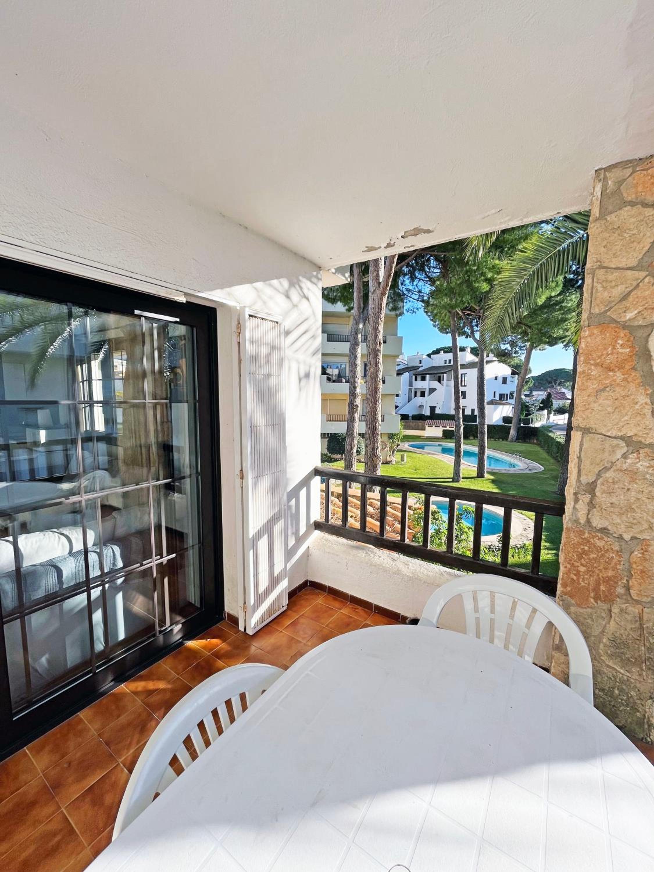 Apartamento en la Escala con piscina y parking photo 4