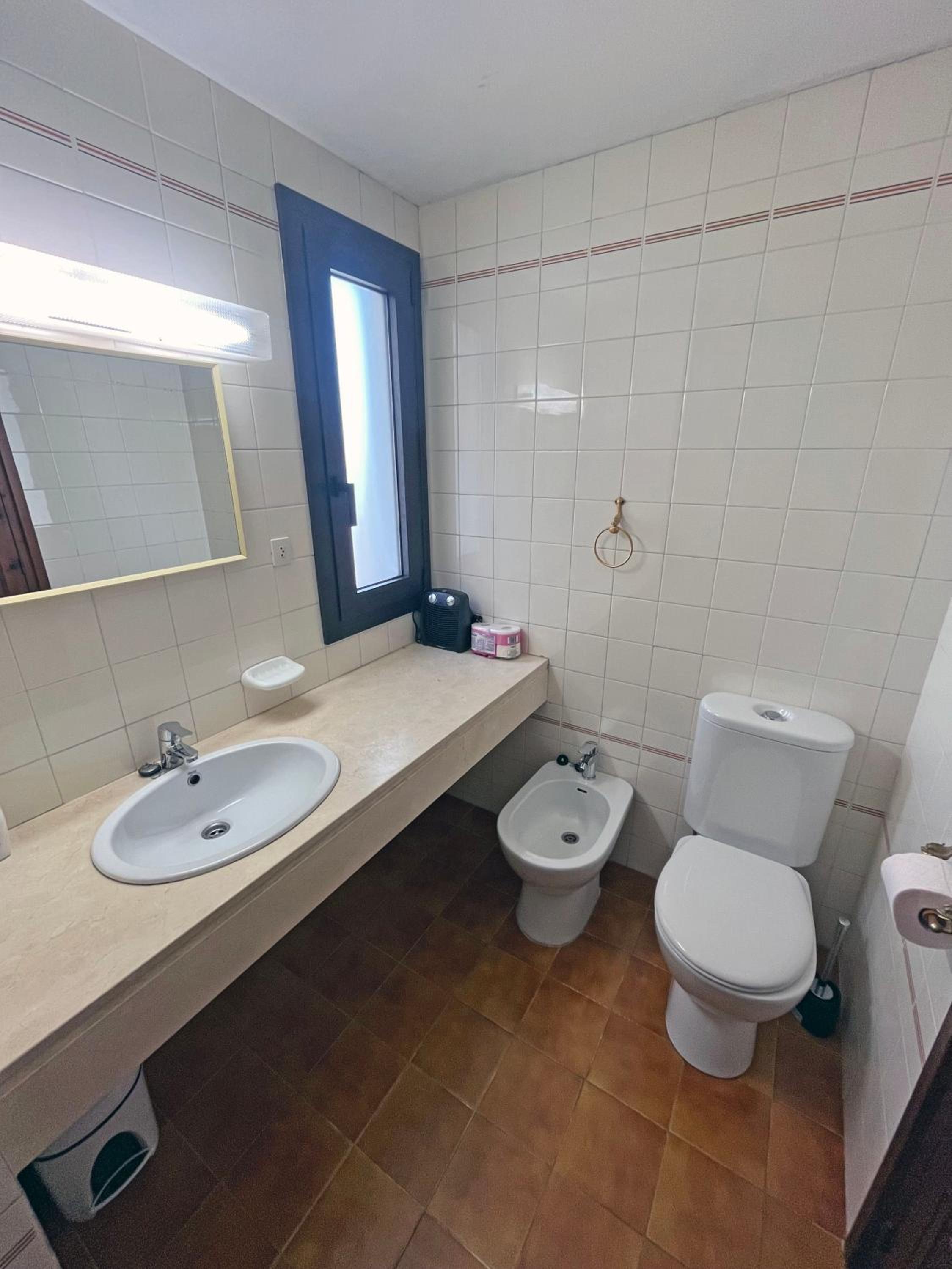 Apartamento en la Escala con piscina y parking photo 3