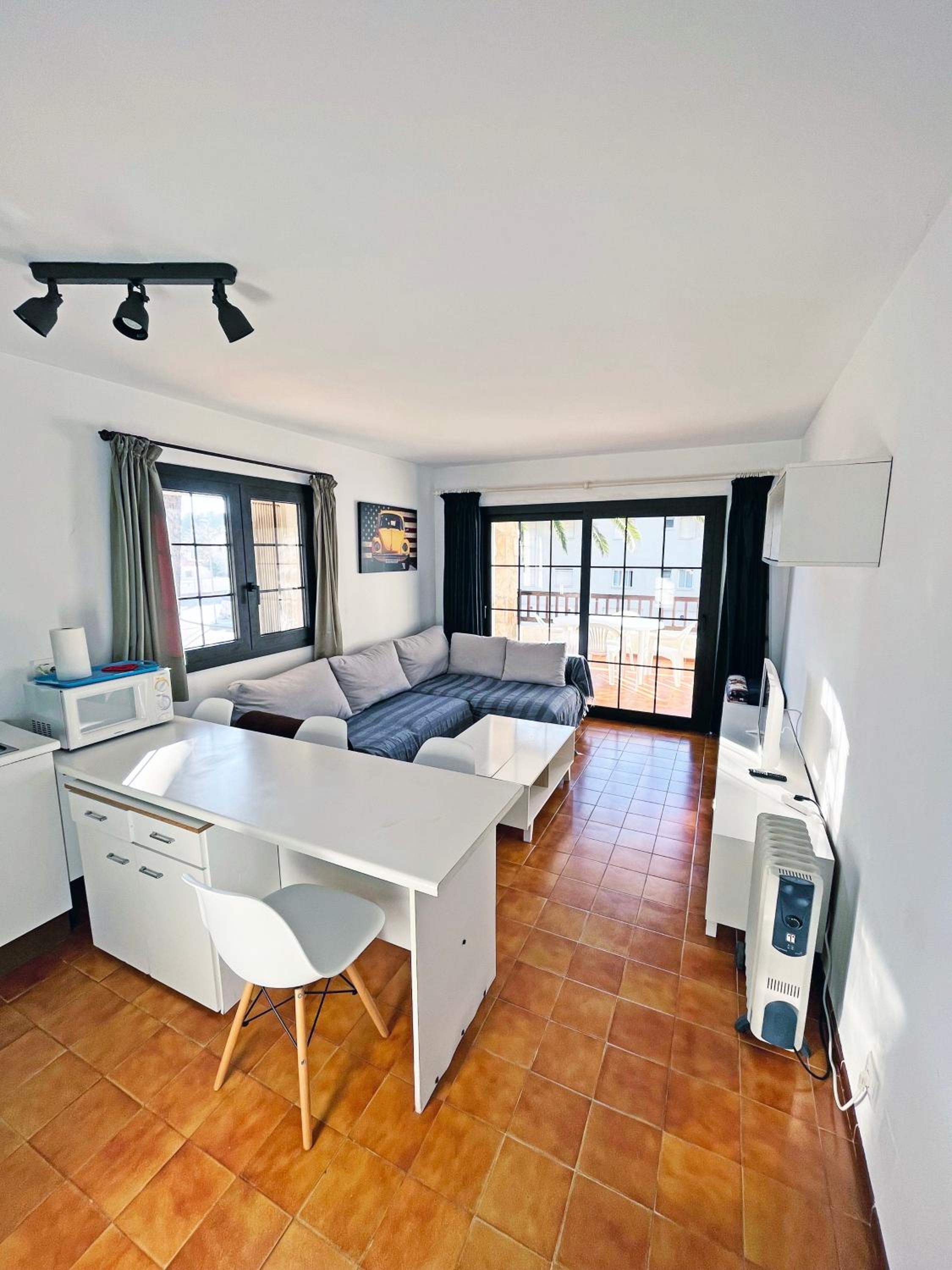 Apartamento en la Escala con piscina y parking photo 5