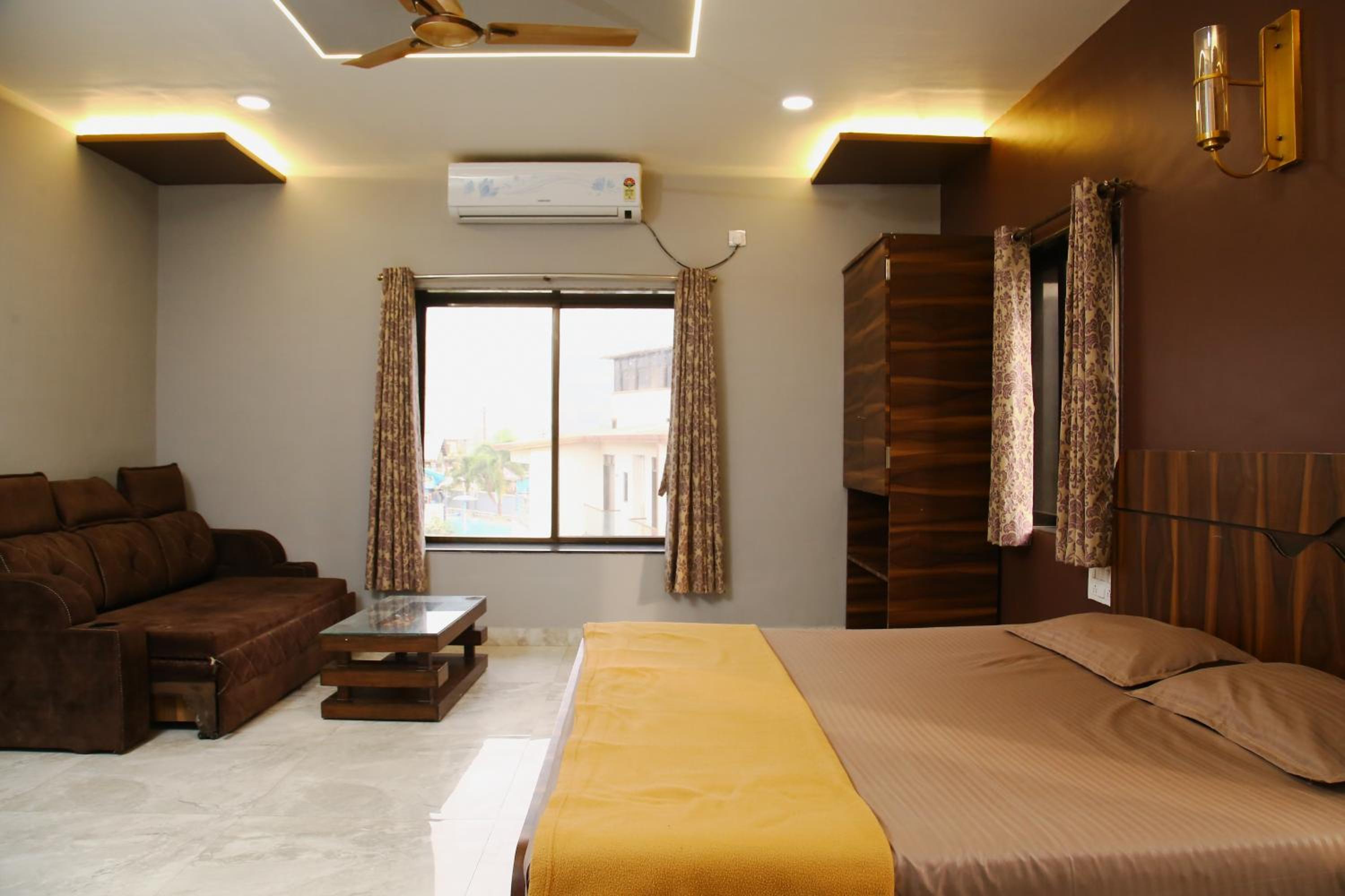 Royal Escape Lonavla