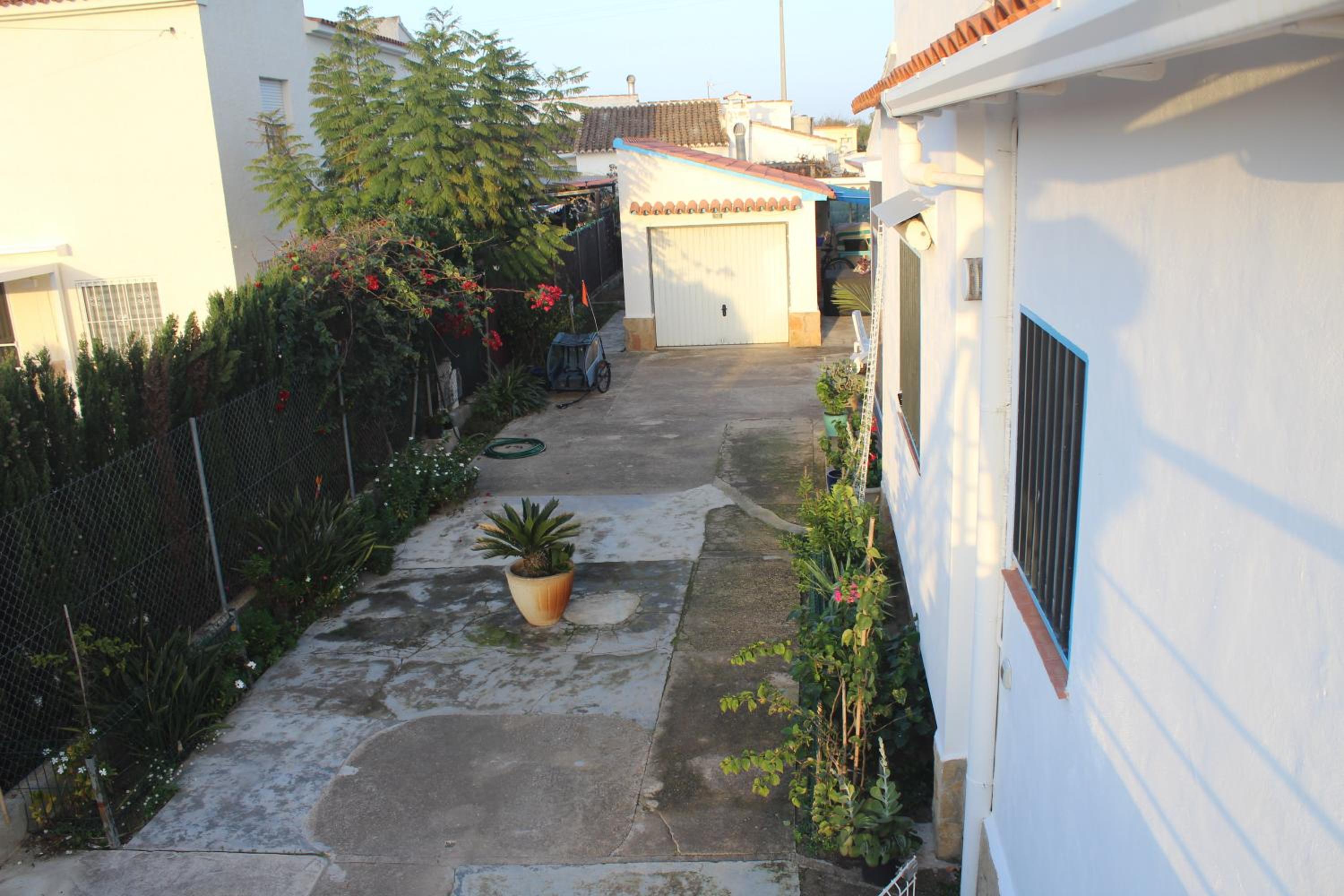 Photo 33