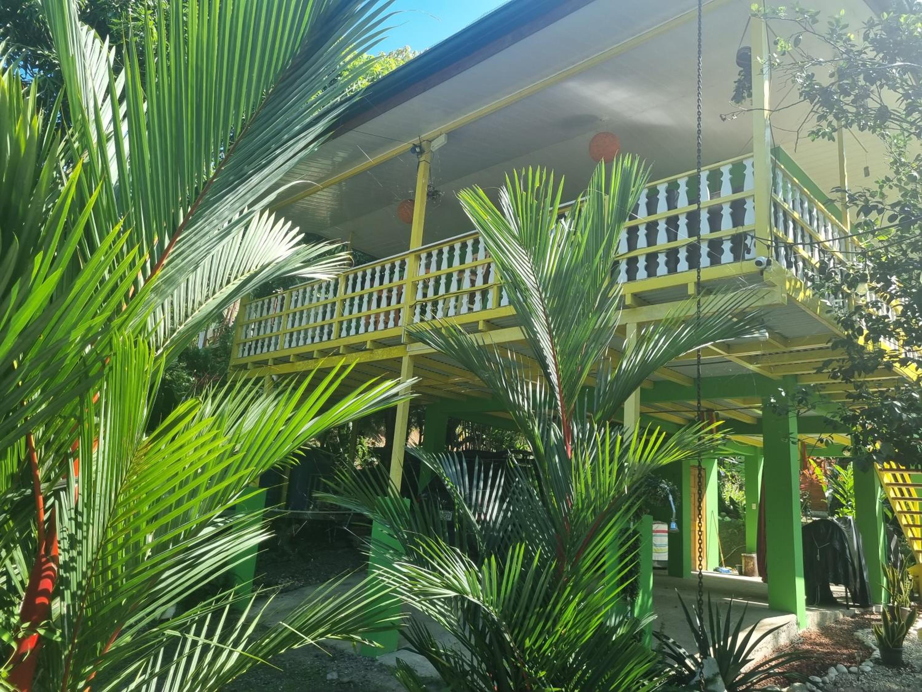 Peyo’s House (Swimming Pool,Wi-Fi,BBQ,Board Games)