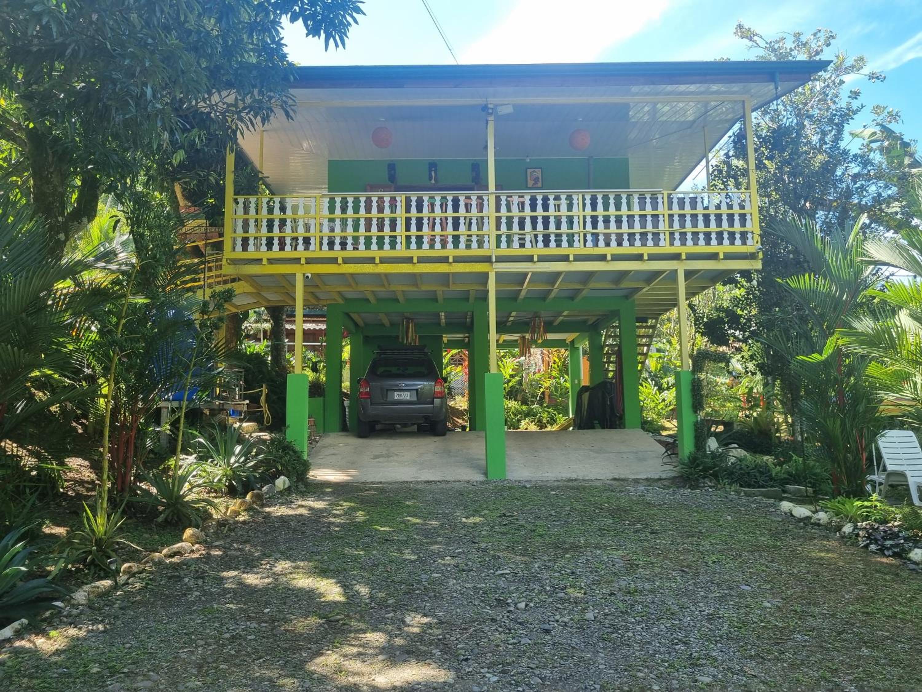 Peyo’s House (Swimming Pool,Wi-Fi,BBQ,Board Games)