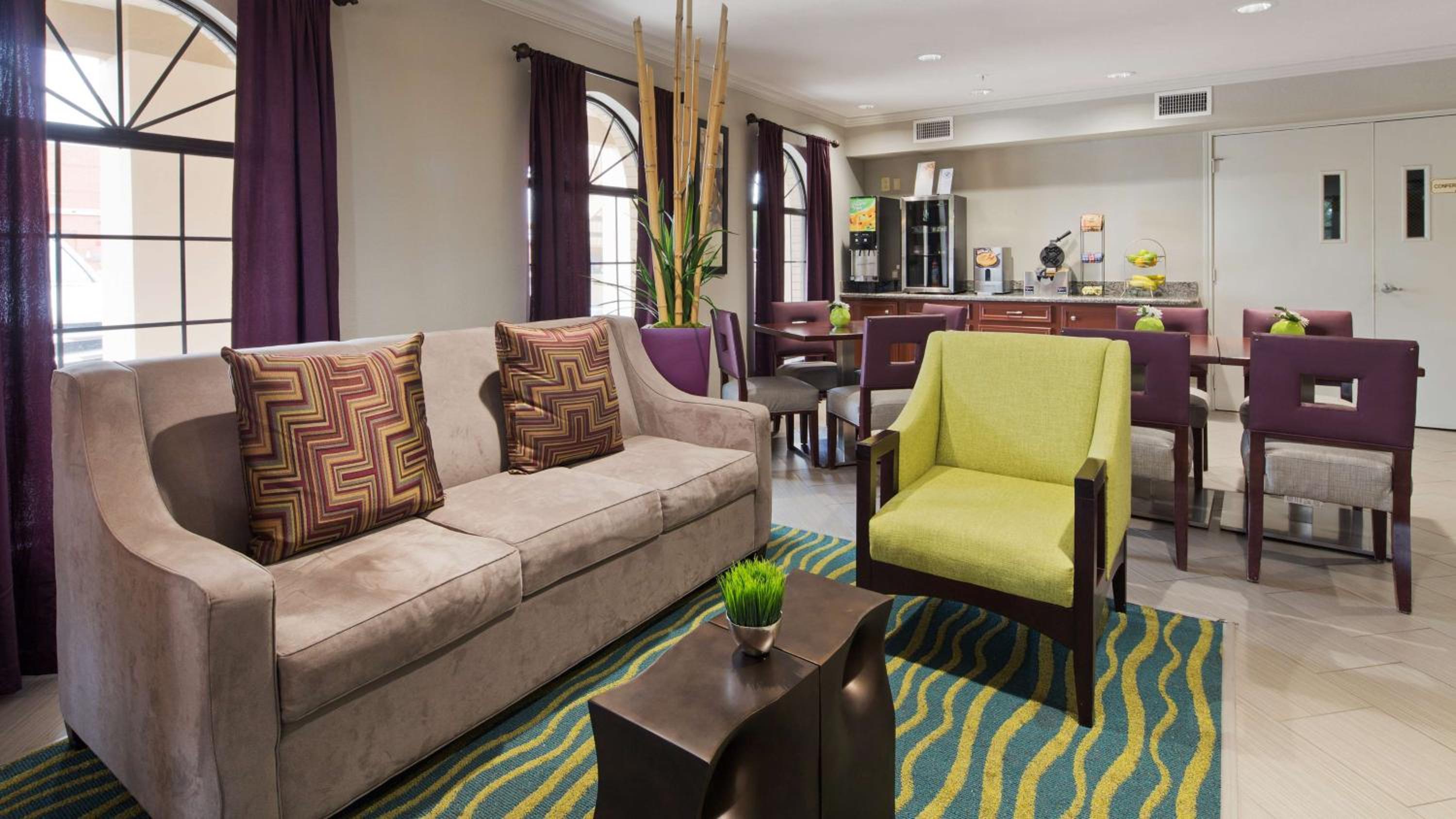 SureStay Hotel by Best Western Deer Park