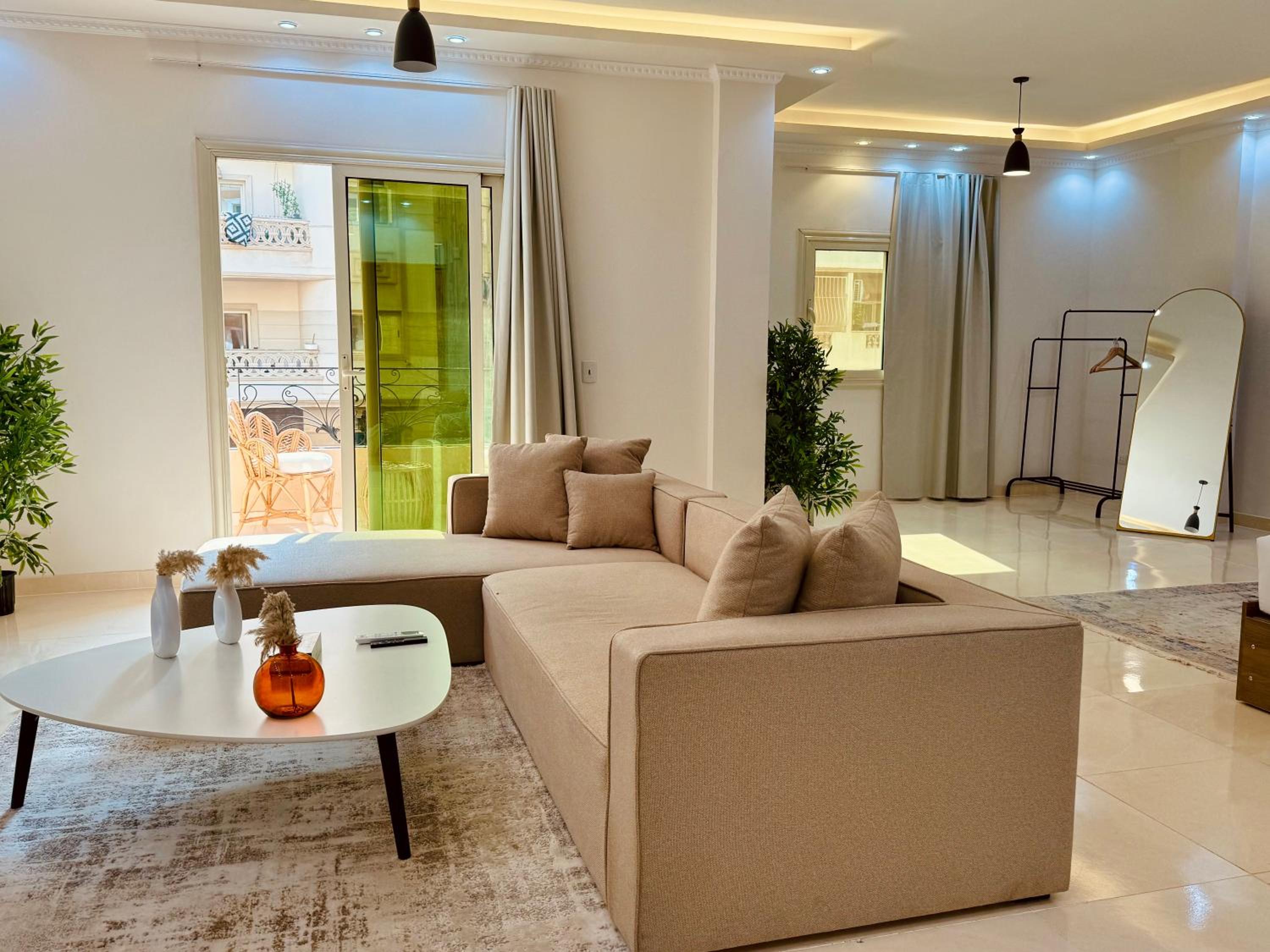 Hotel VIOLA by ELEGANT near Waterway Malls - Image 1