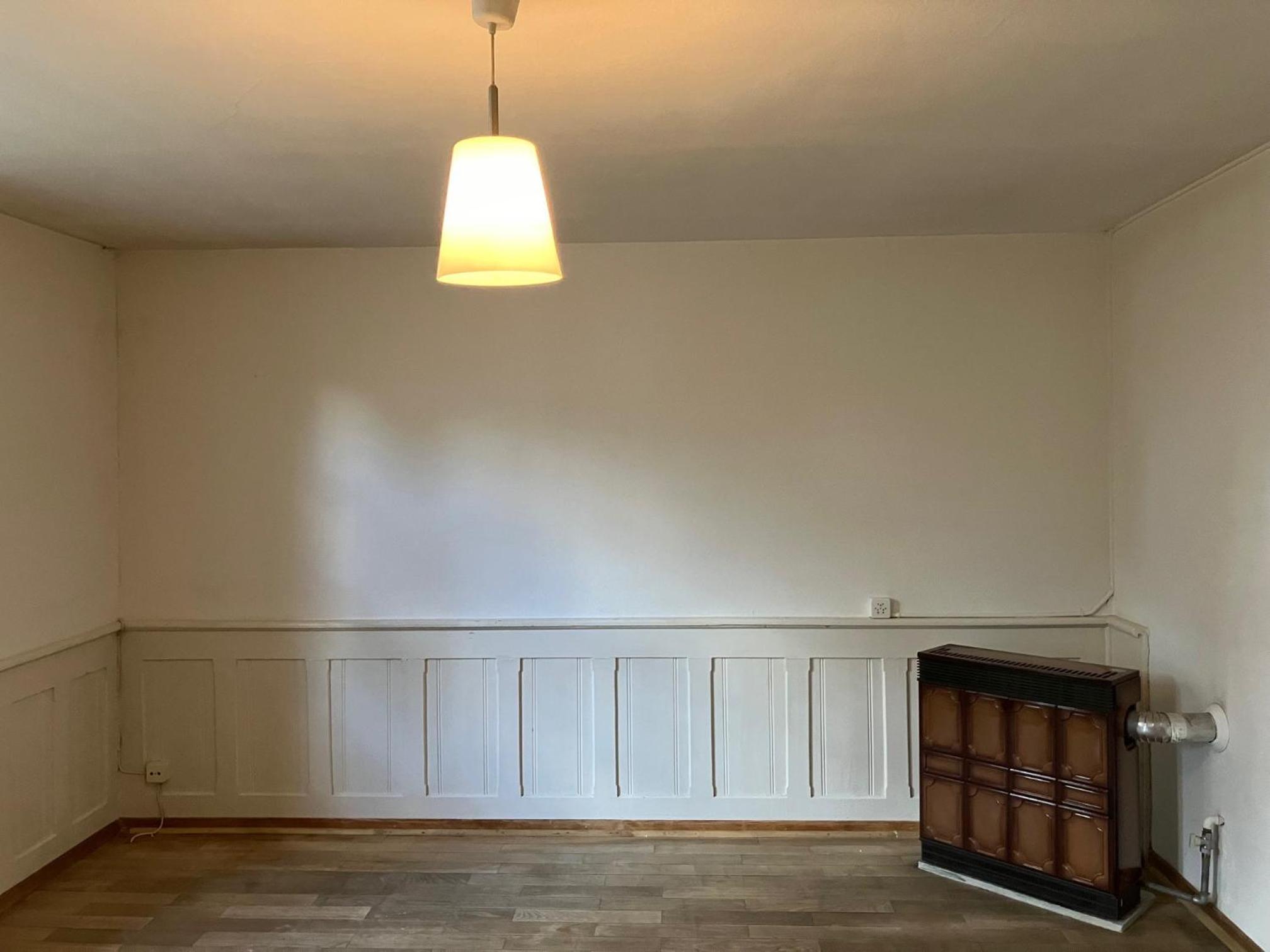 Old Rustic Simple Swiss Flat 60m2 Authentic Center Burgdorf Parking Small Bath
