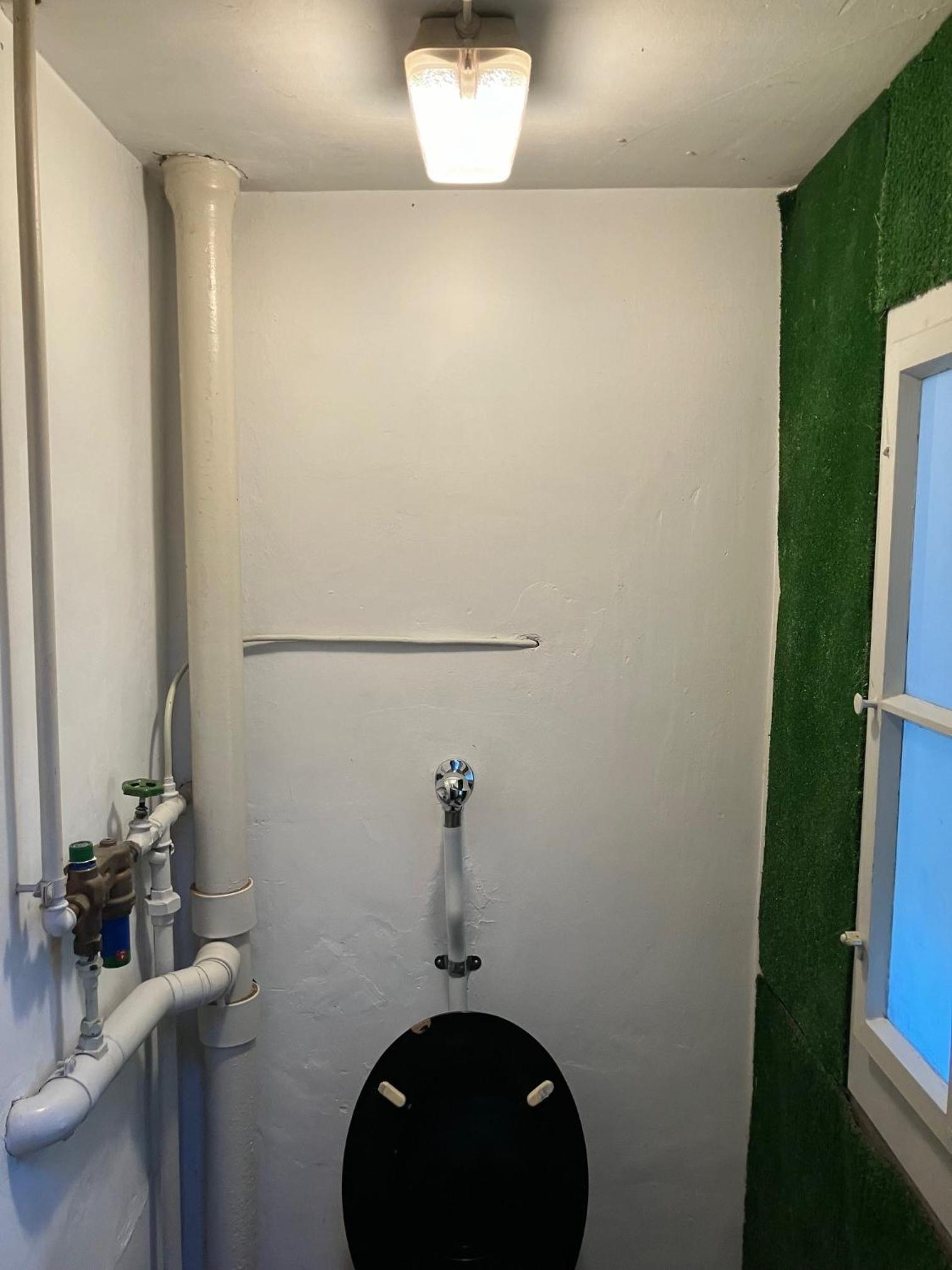 Old Rustic Simple Swiss Flat 60m2 Authentic Center Burgdorf Parking Small Bath