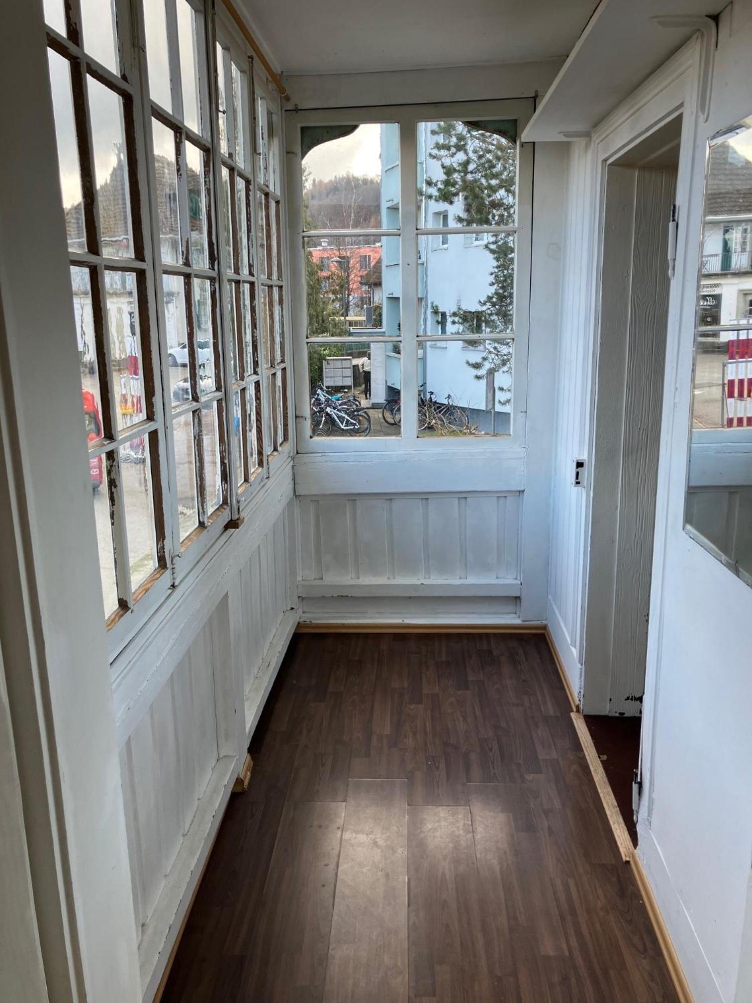 Old Rustic Simple Swiss Flat 60m2 Authentic Center Burgdorf Parking Small Bath