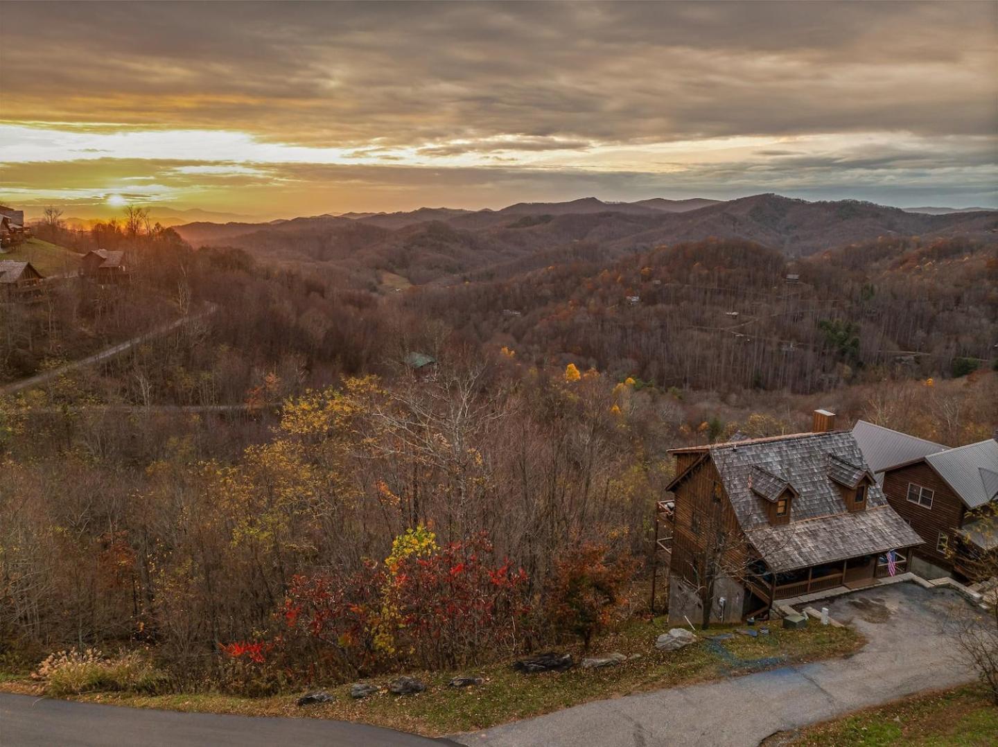Blue Ridge Mountain Cabin With Stunning Views view 5