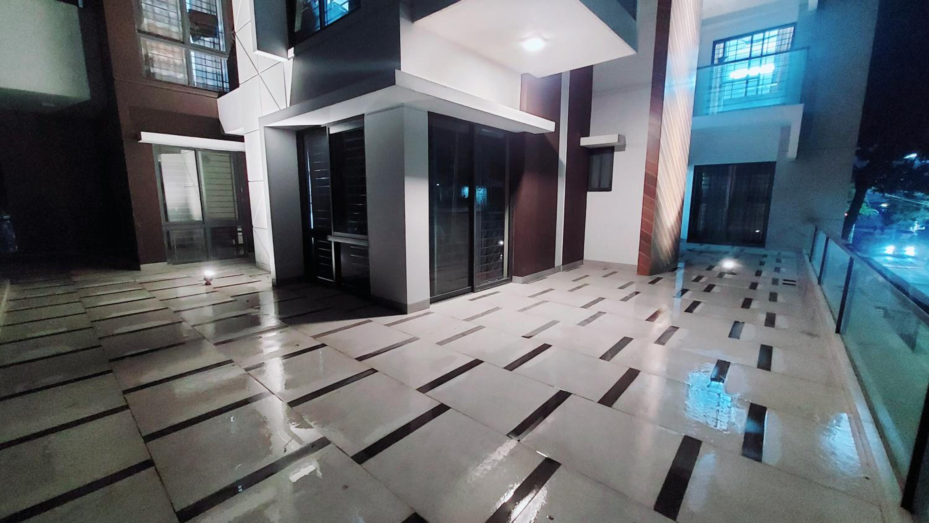 Luxurious apartment at Dhaka