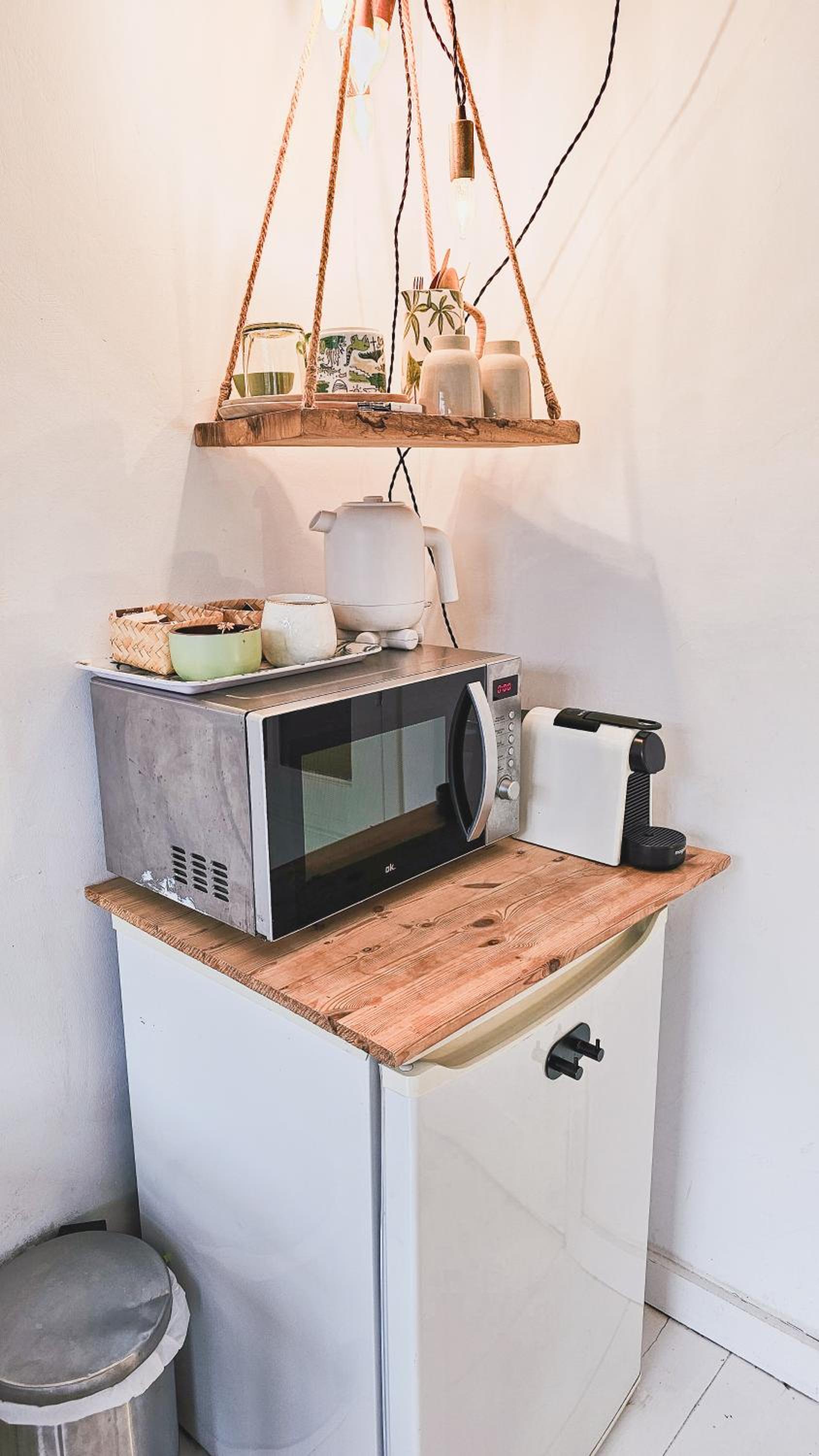 JoyJoyJoy the Green Palm ecolicious studio in a in historic Canalhouse from 1729 with view on the canals