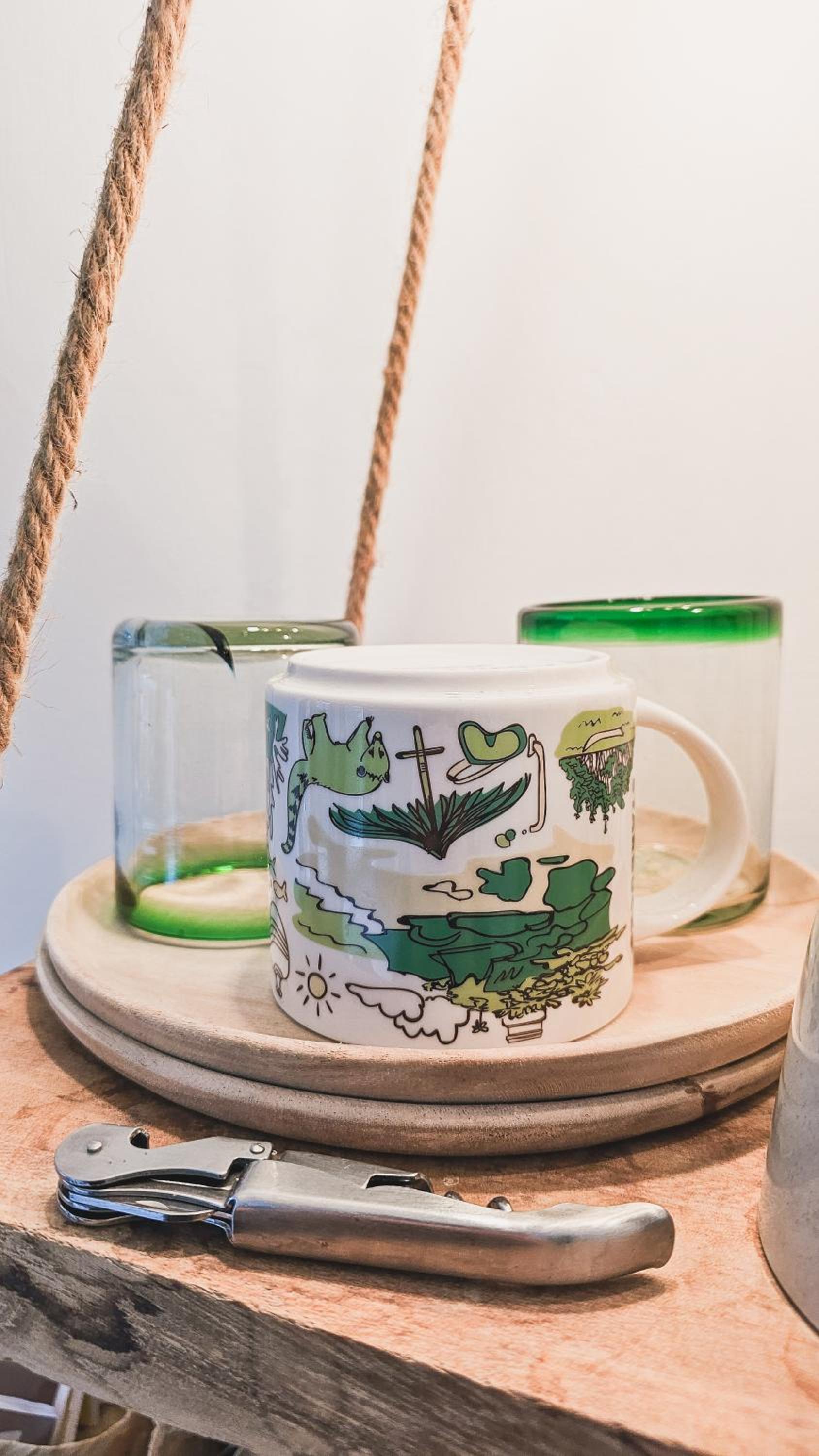 JoyJoyJoy the Green Palm ecolicious studio in a in historic Canalhouse from 1729 with view on the canals
