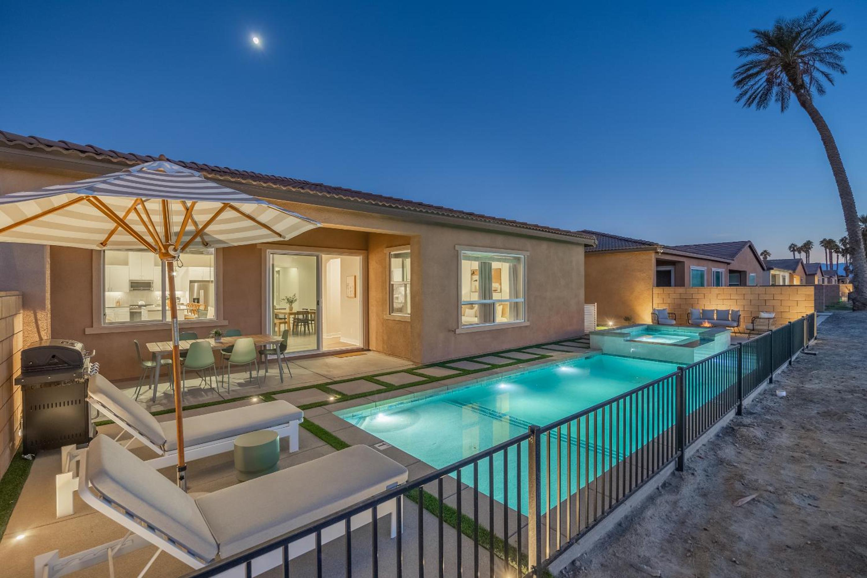 Indio Retreat by VARE Pool Spa Putting Green view 5
