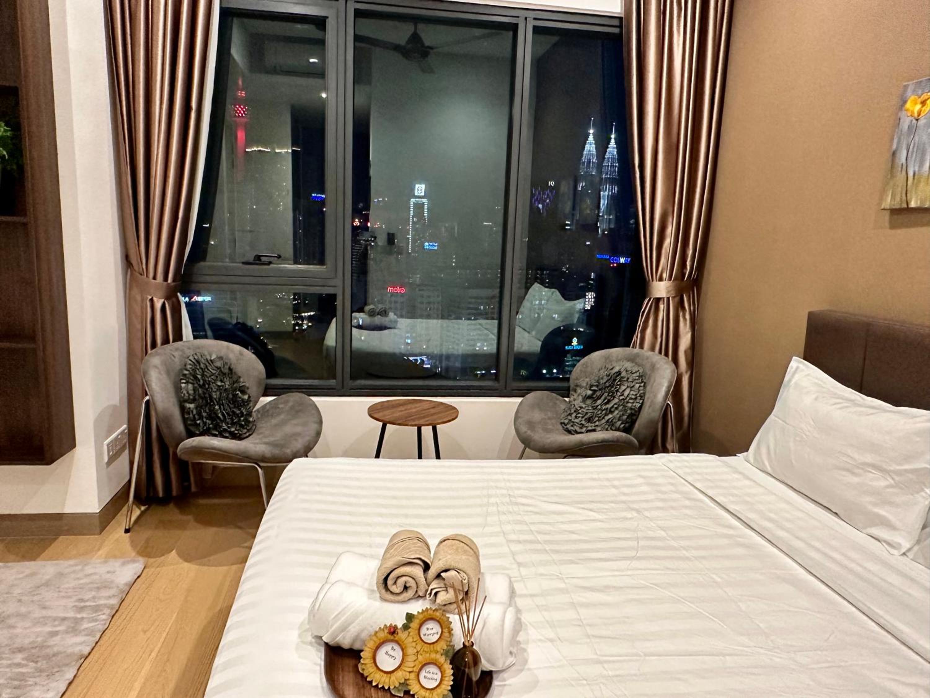 LUCENTIA RESIDENCE HOLYDAY IN Kl