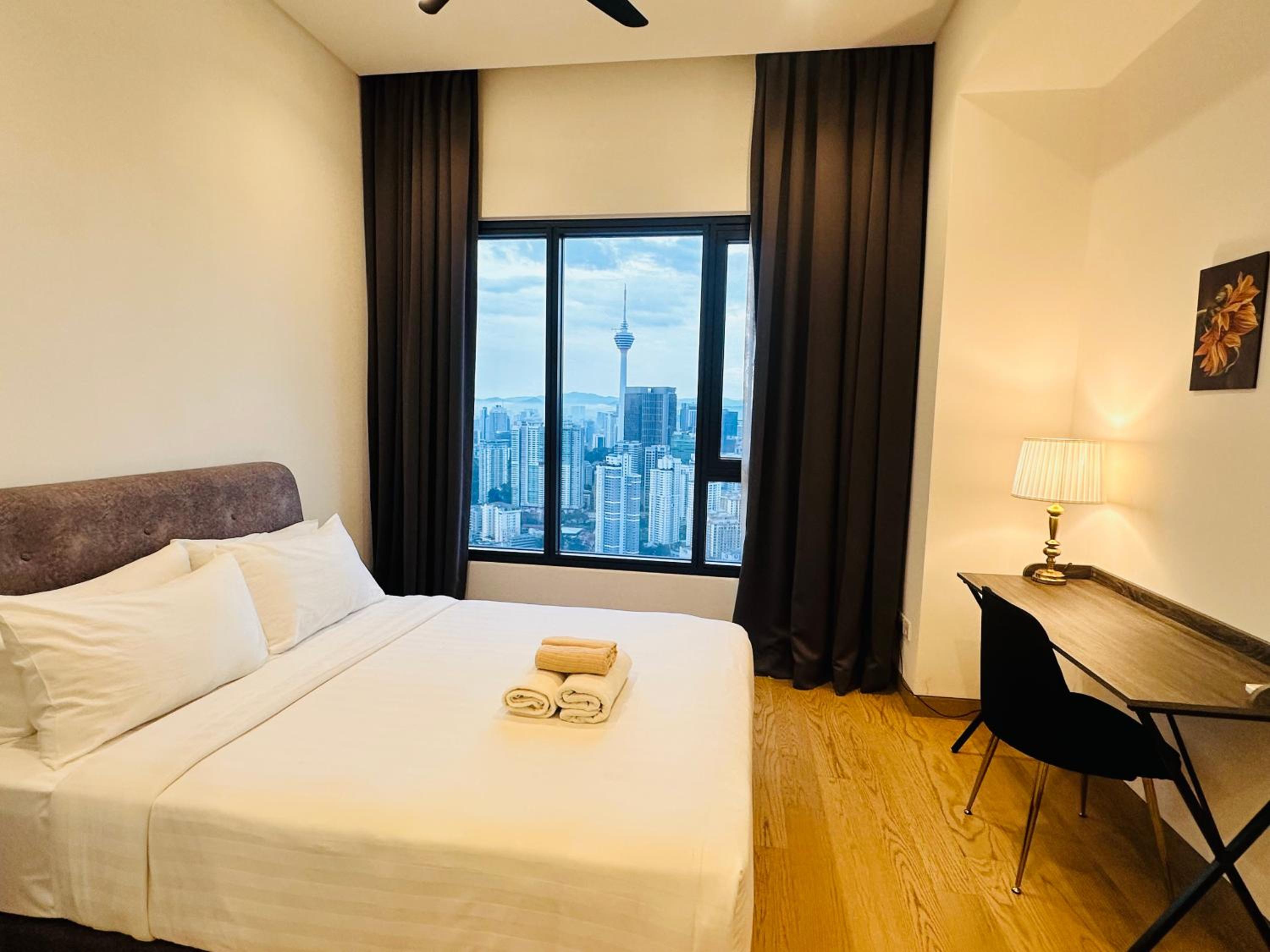 LUCENTIA RESIDENCE HOLYDAY IN Kl