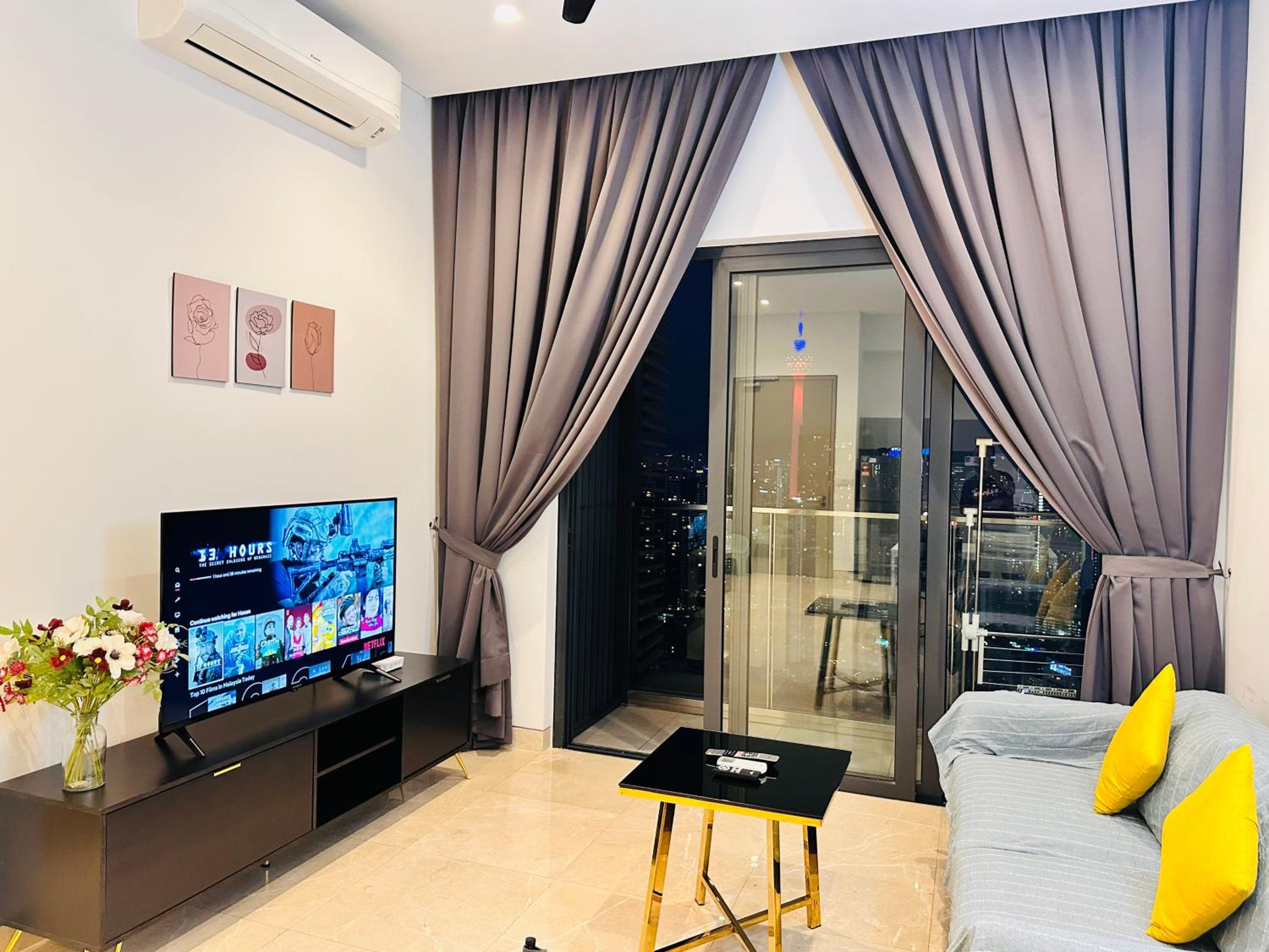 LUCENTIA RESIDENCE HOLYDAY IN Kl