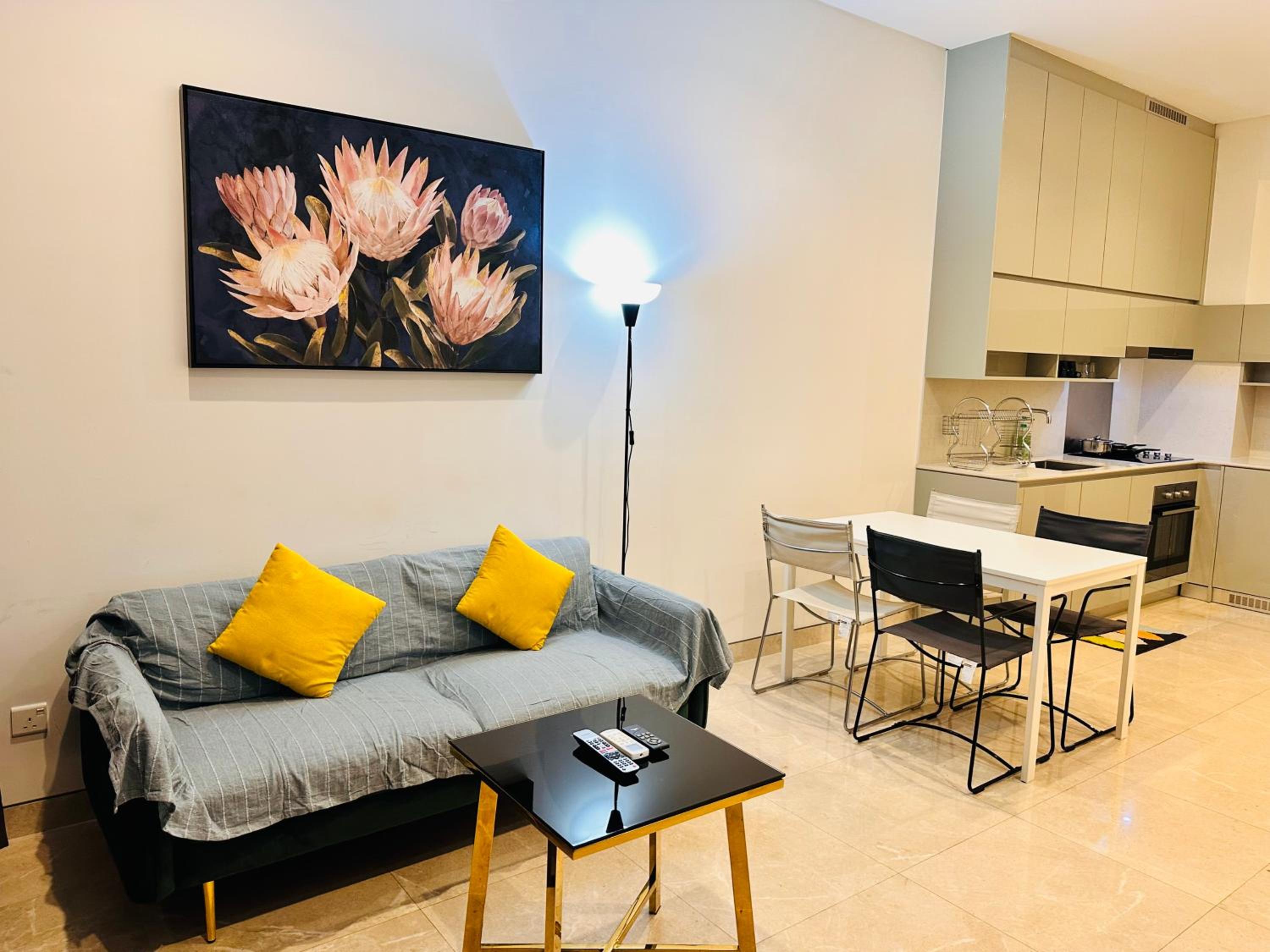 LUCENTIA RESIDENCE HOLYDAY IN Kl