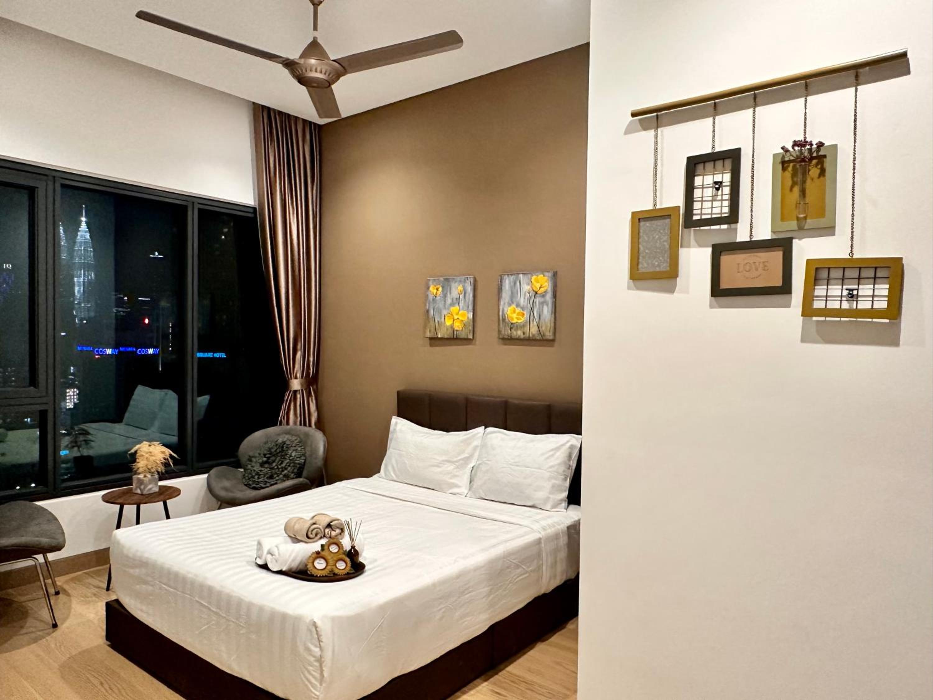 LUCENTIA RESIDENCE HOLYDAY IN Kl