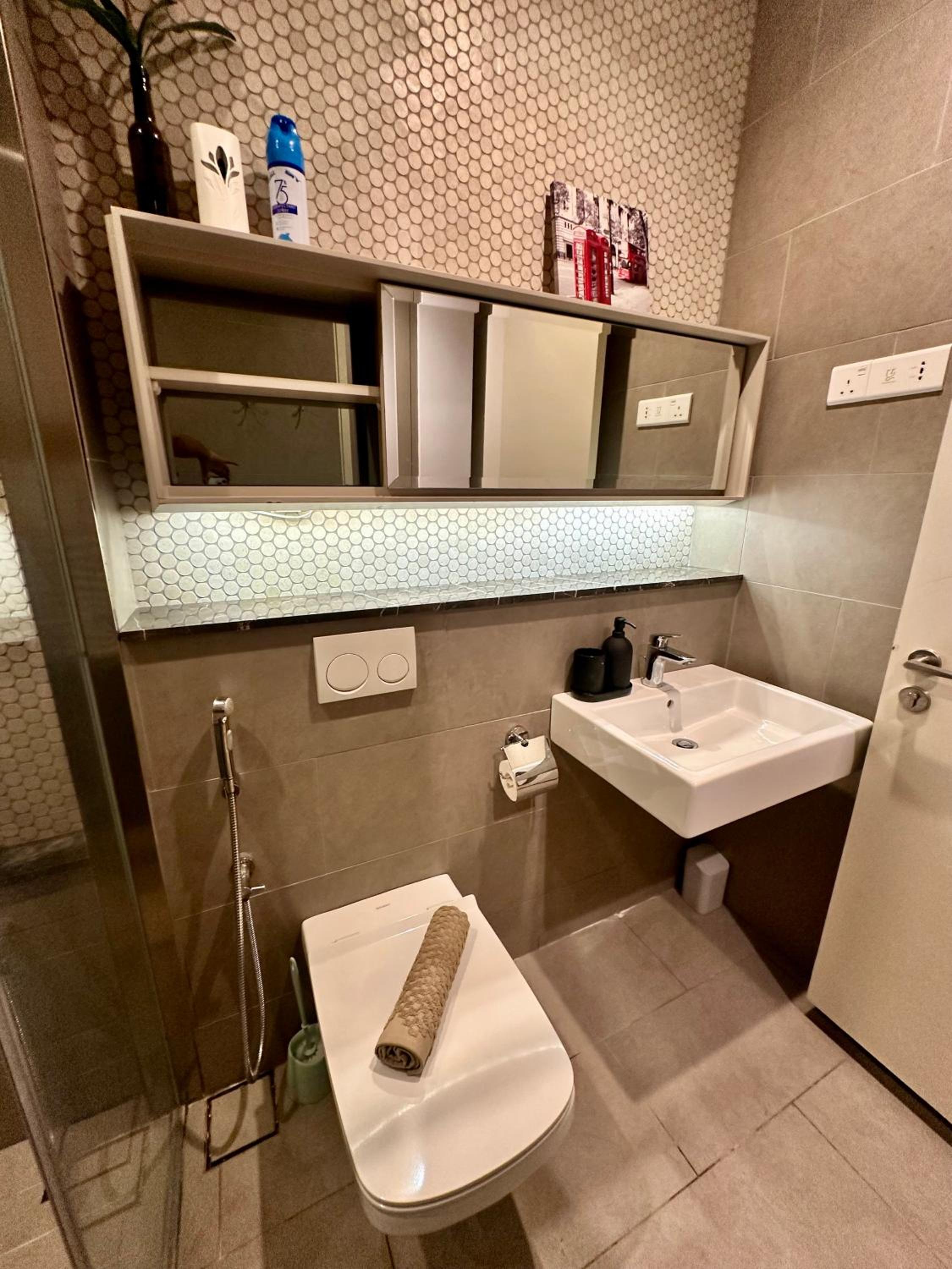 LUCENTIA RESIDENCE HOLYDAY IN Kl