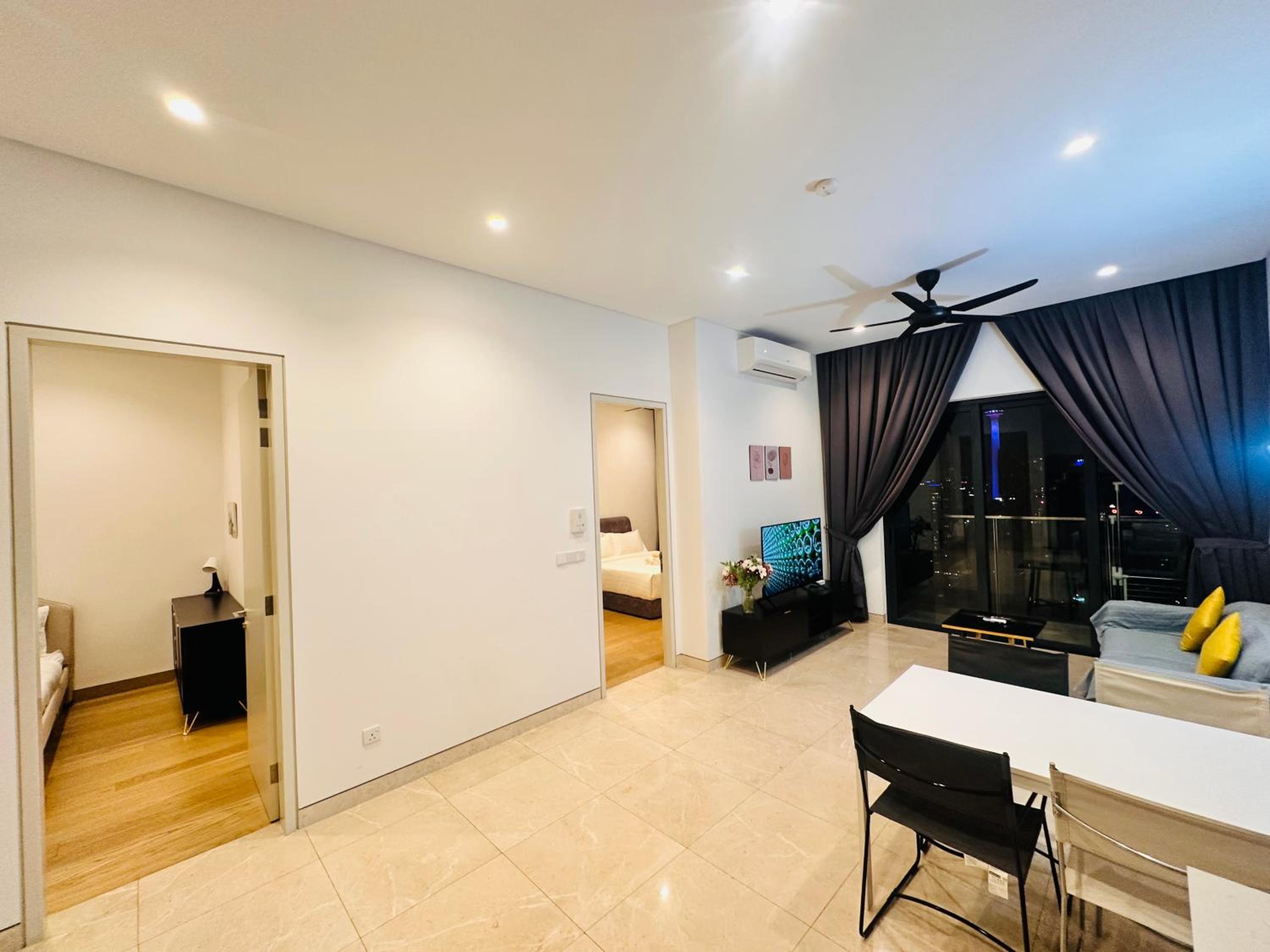 LUCENTIA RESIDENCE HOLYDAY IN Kl