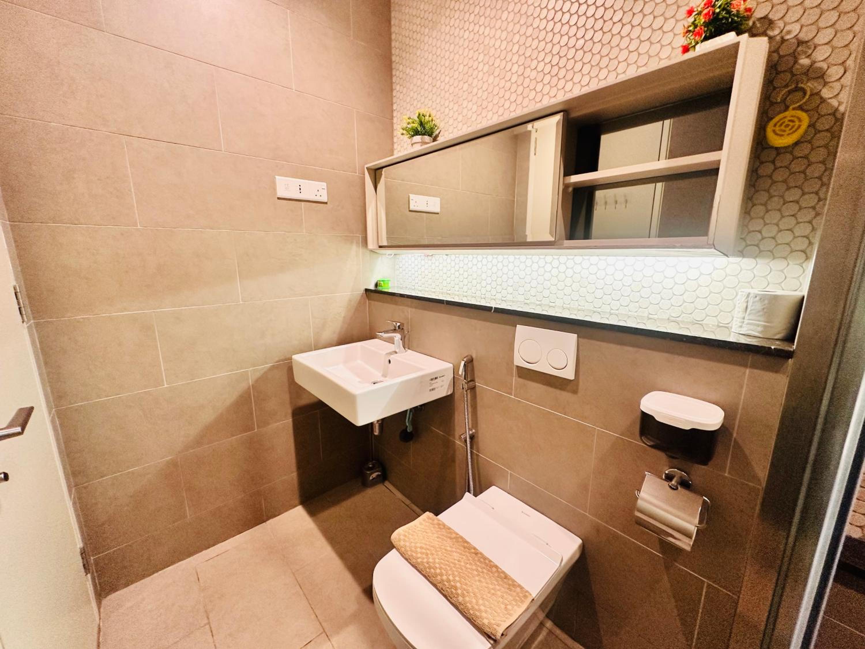 LUCENTIA RESIDENCE HOLYDAY IN Kl
