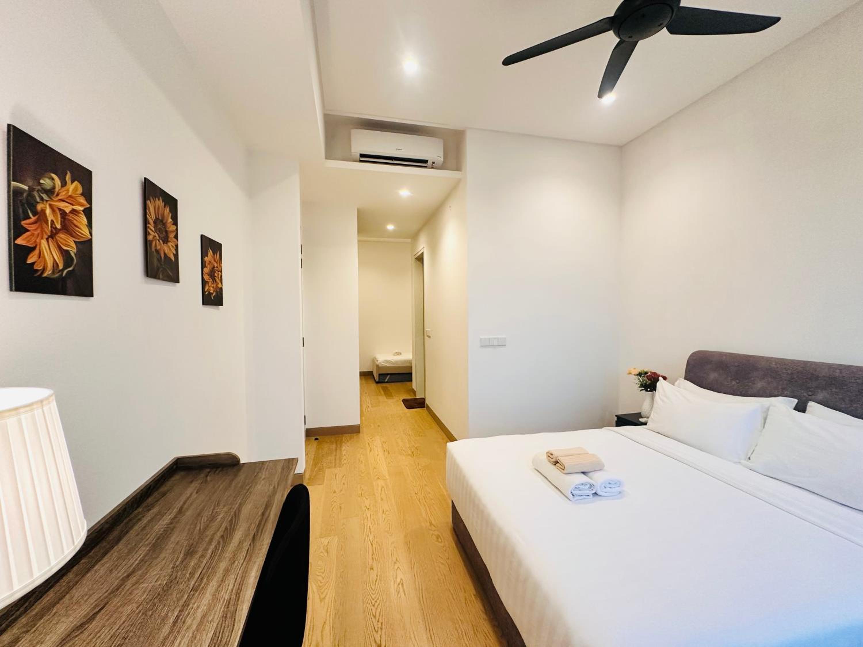 LUCENTIA RESIDENCE HOLYDAY IN Kl