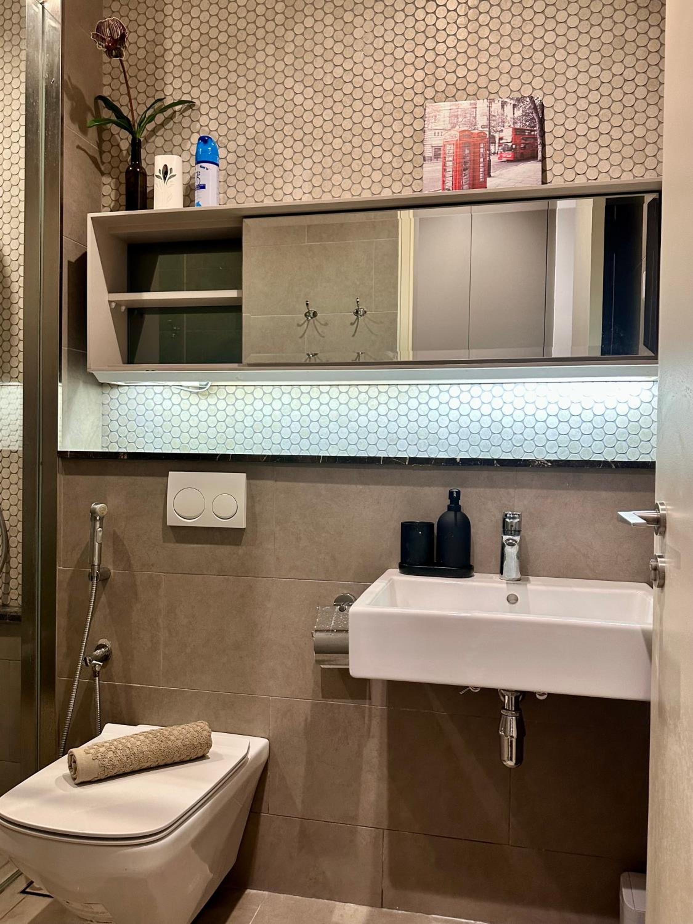 LUCENTIA RESIDENCE HOLYDAY IN Kl