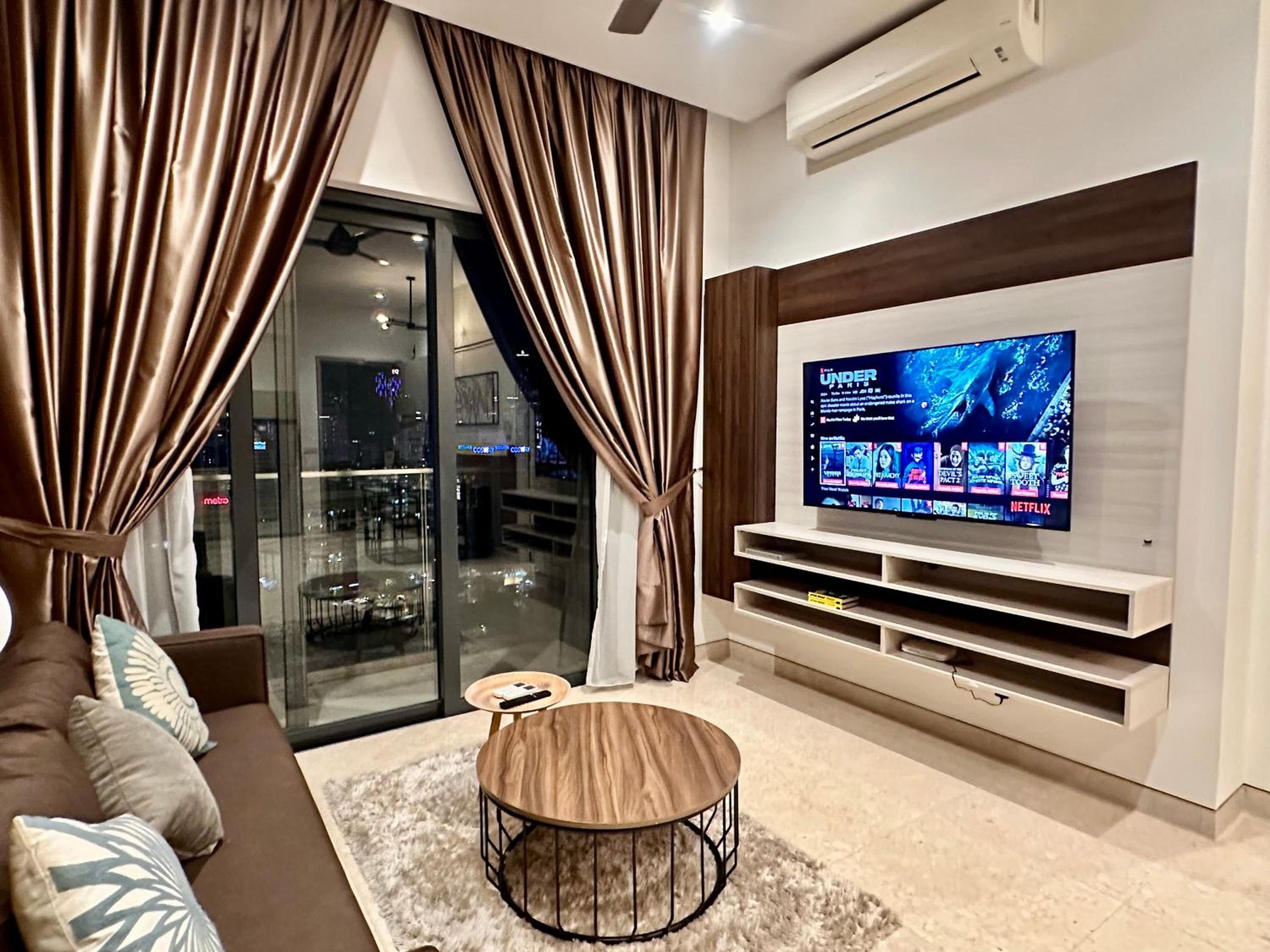 LUCENTIA RESIDENCE HOLYDAY IN Kl