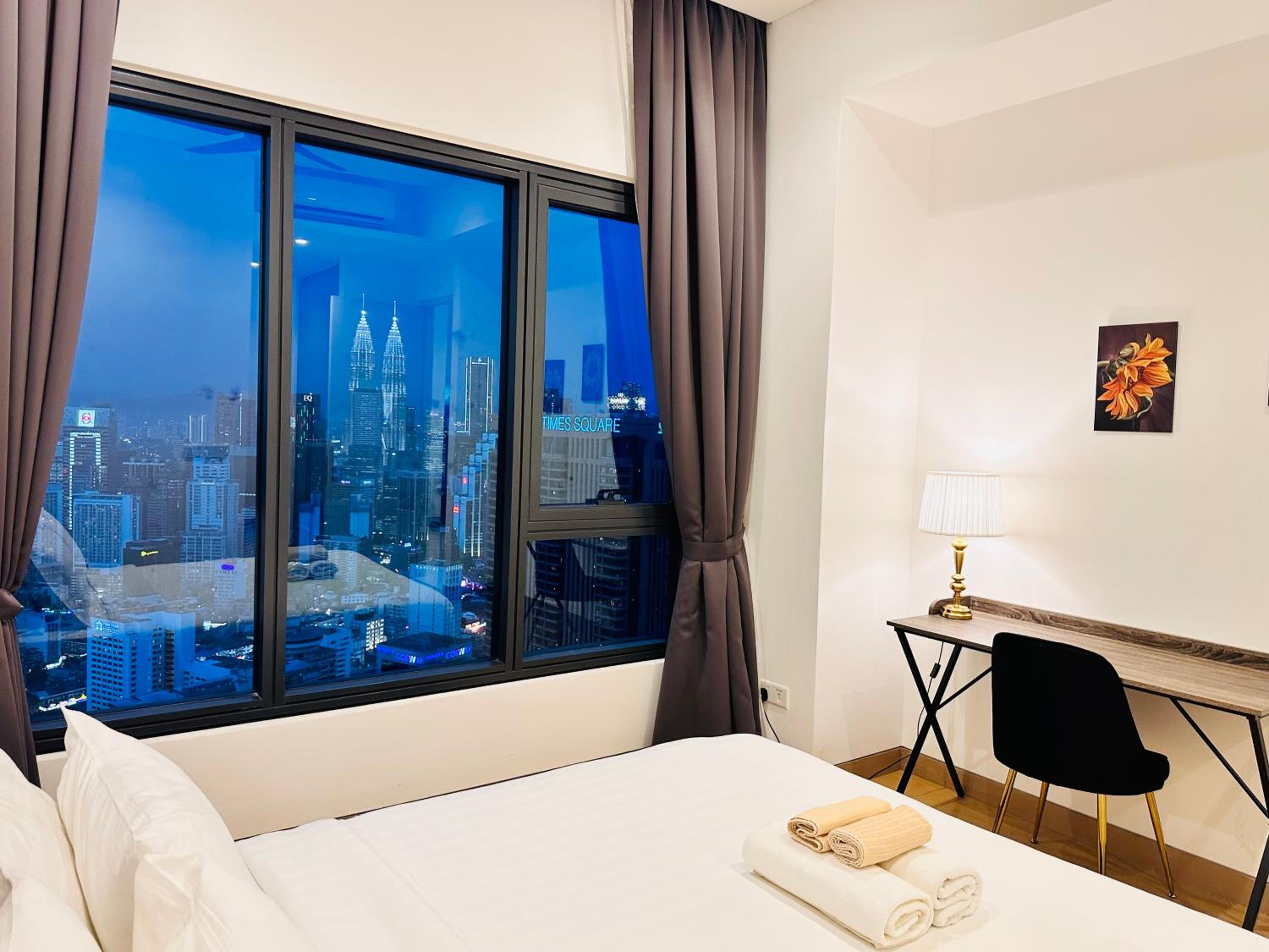 LUCENTIA RESIDENCE HOLYDAY IN Kl