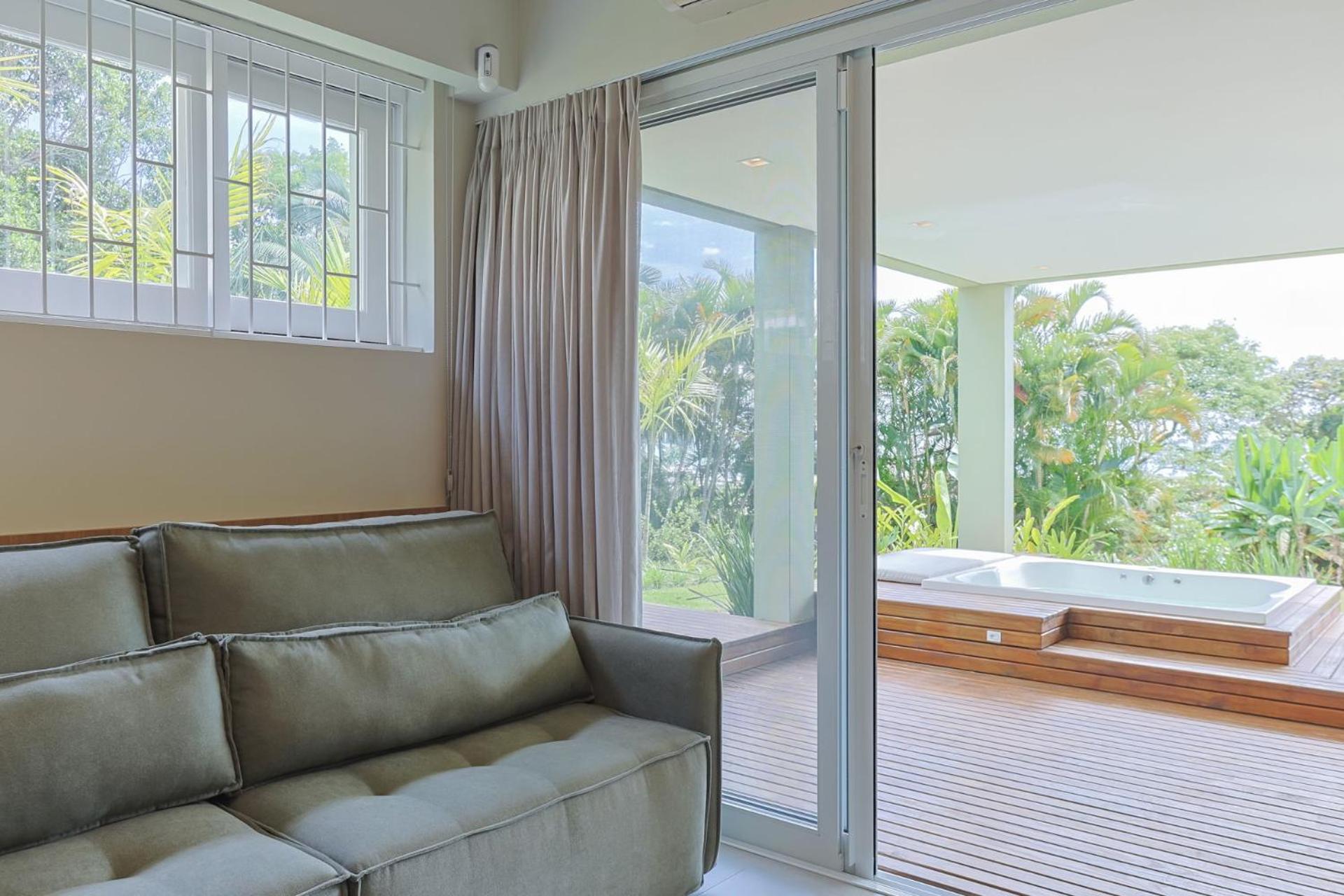 Natureza exuberante: Loft na Praia Brava SX9497